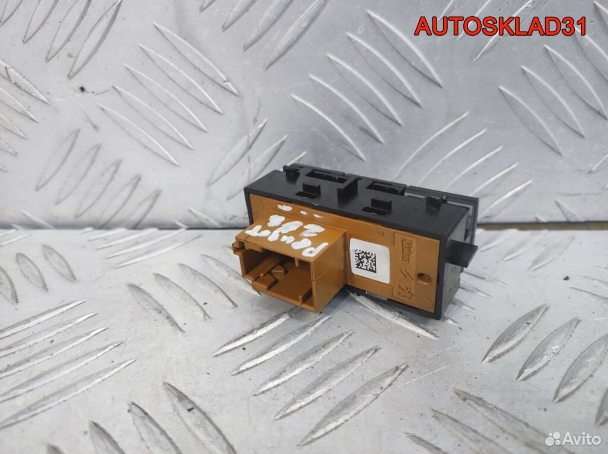 Индикатор давления шин Peugeot 208 98029929ZD, 1100 рублей, Дубовое