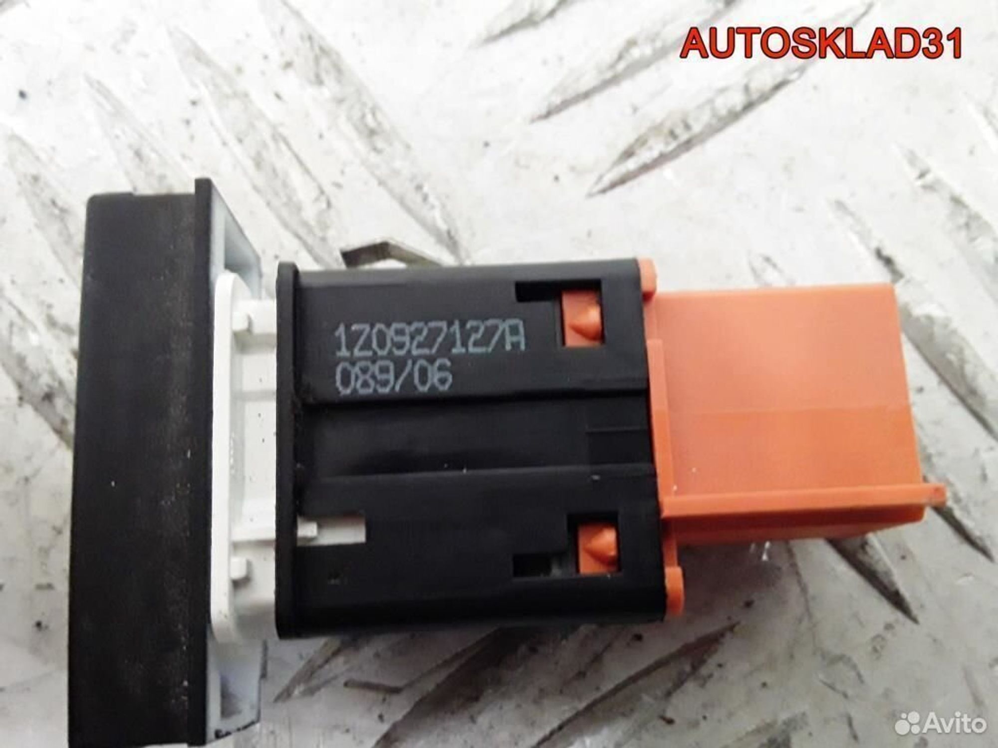 Кнопка контроля давления в шинах Skoda Octavia A5, 600 рублей, Дубовое