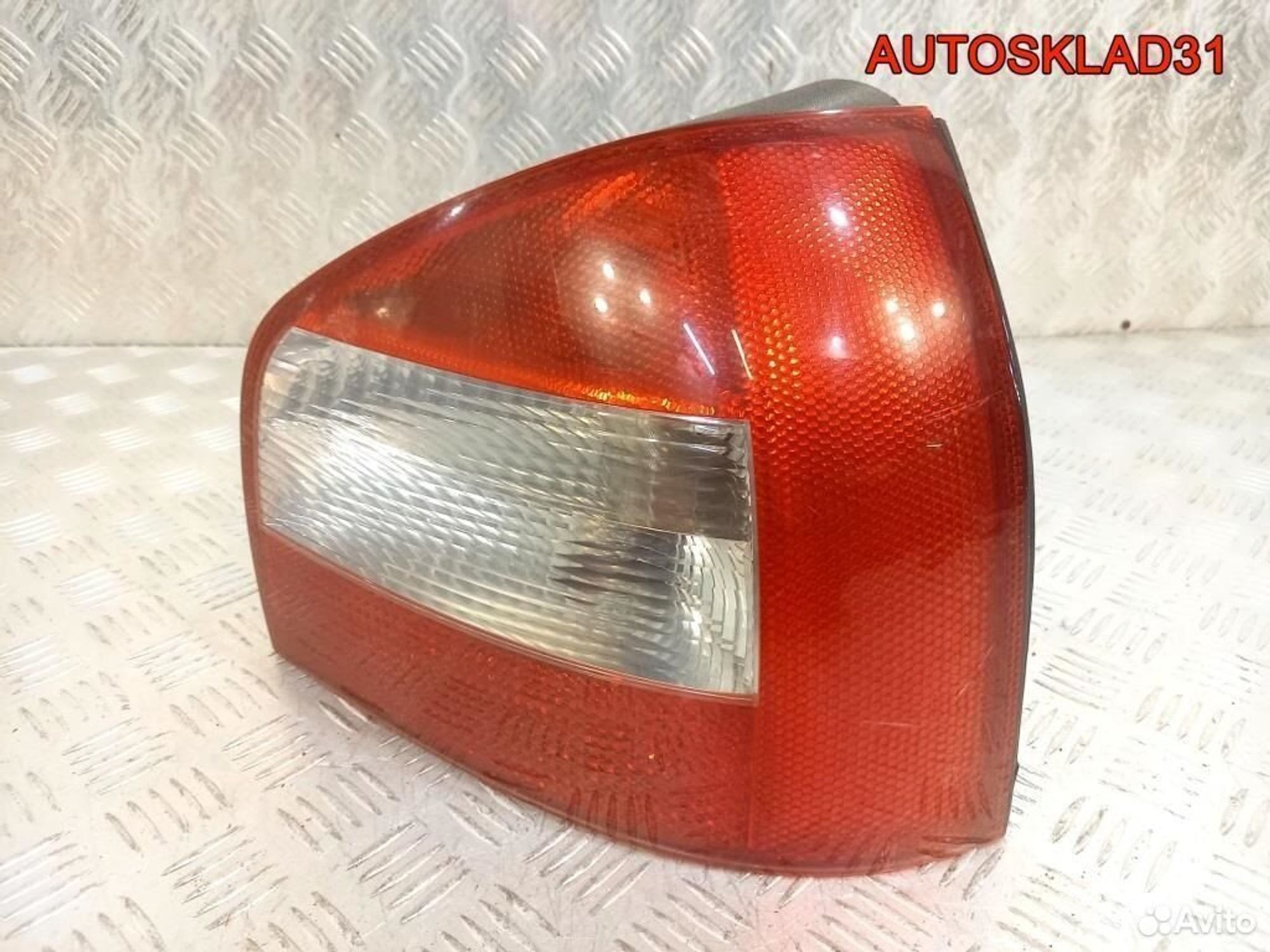 Фонарь задний правый Audi A3 8L 8L0945096B, 1800 рублей, Дубовое
