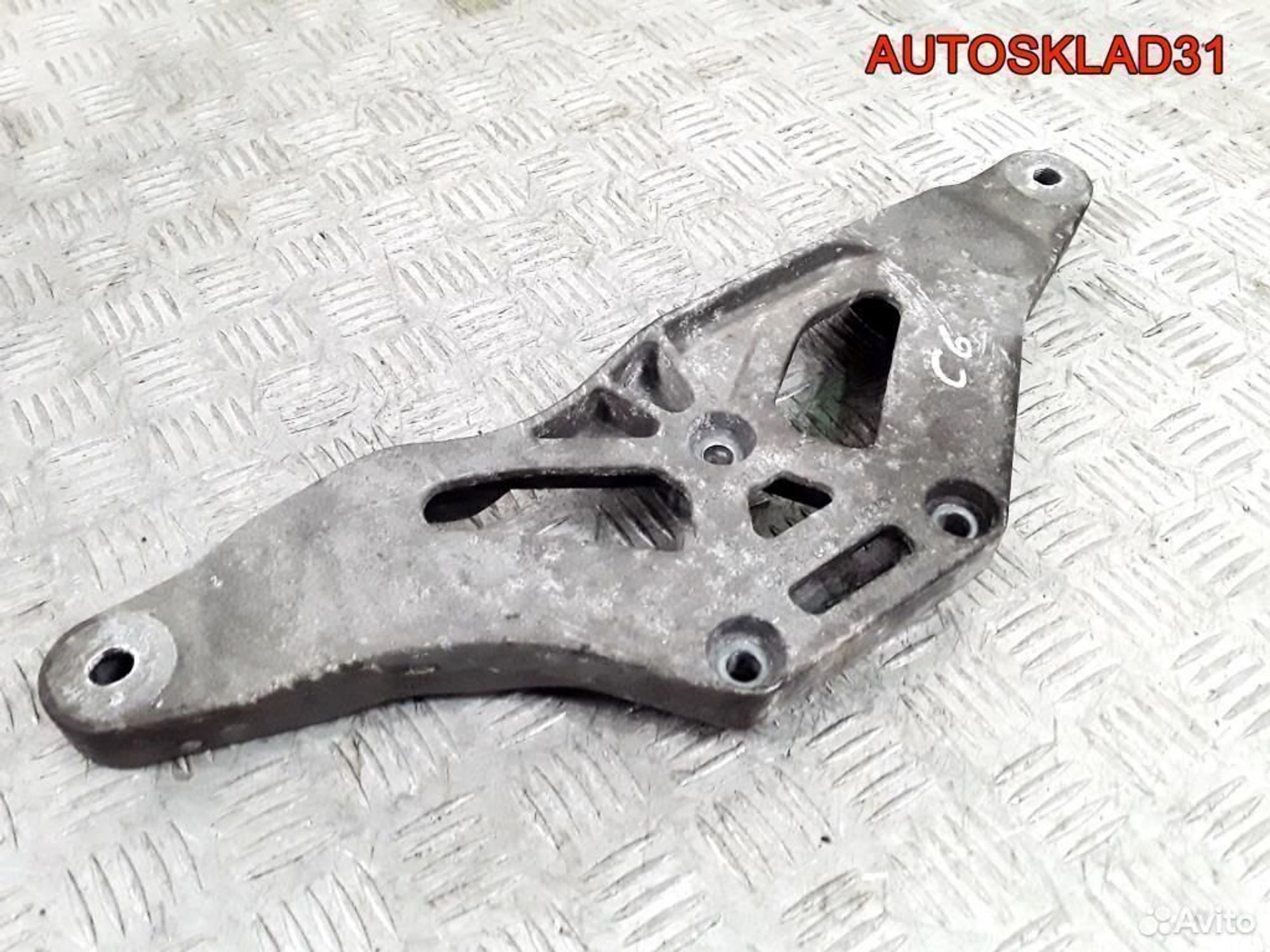 Кронштейн редуктора Audi A6 C6 4F0599287, 600 рублей, Дубовое