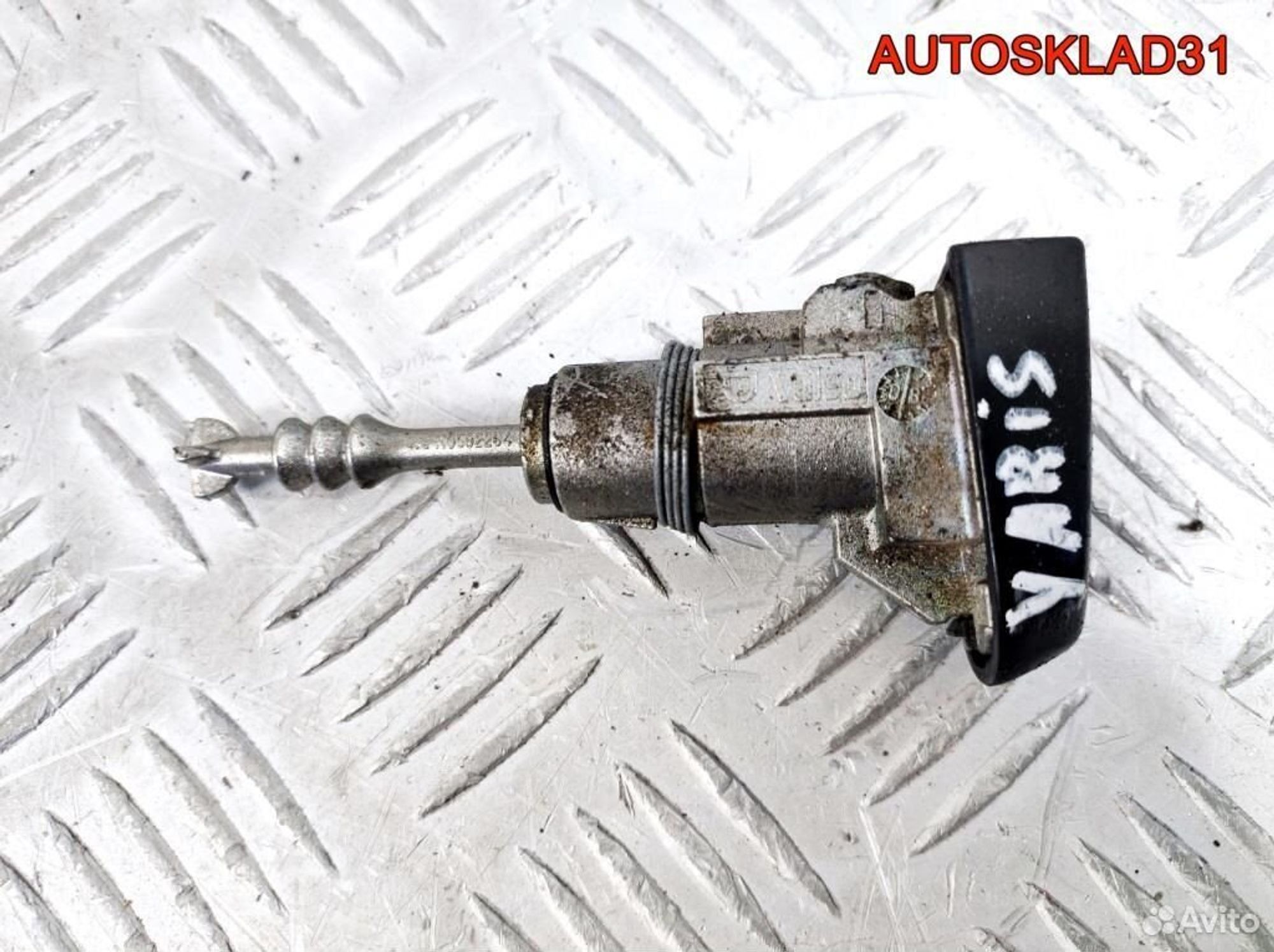 Вставка замка двери передней правой Toyota Yaris, 1700 рублей, Дубовое