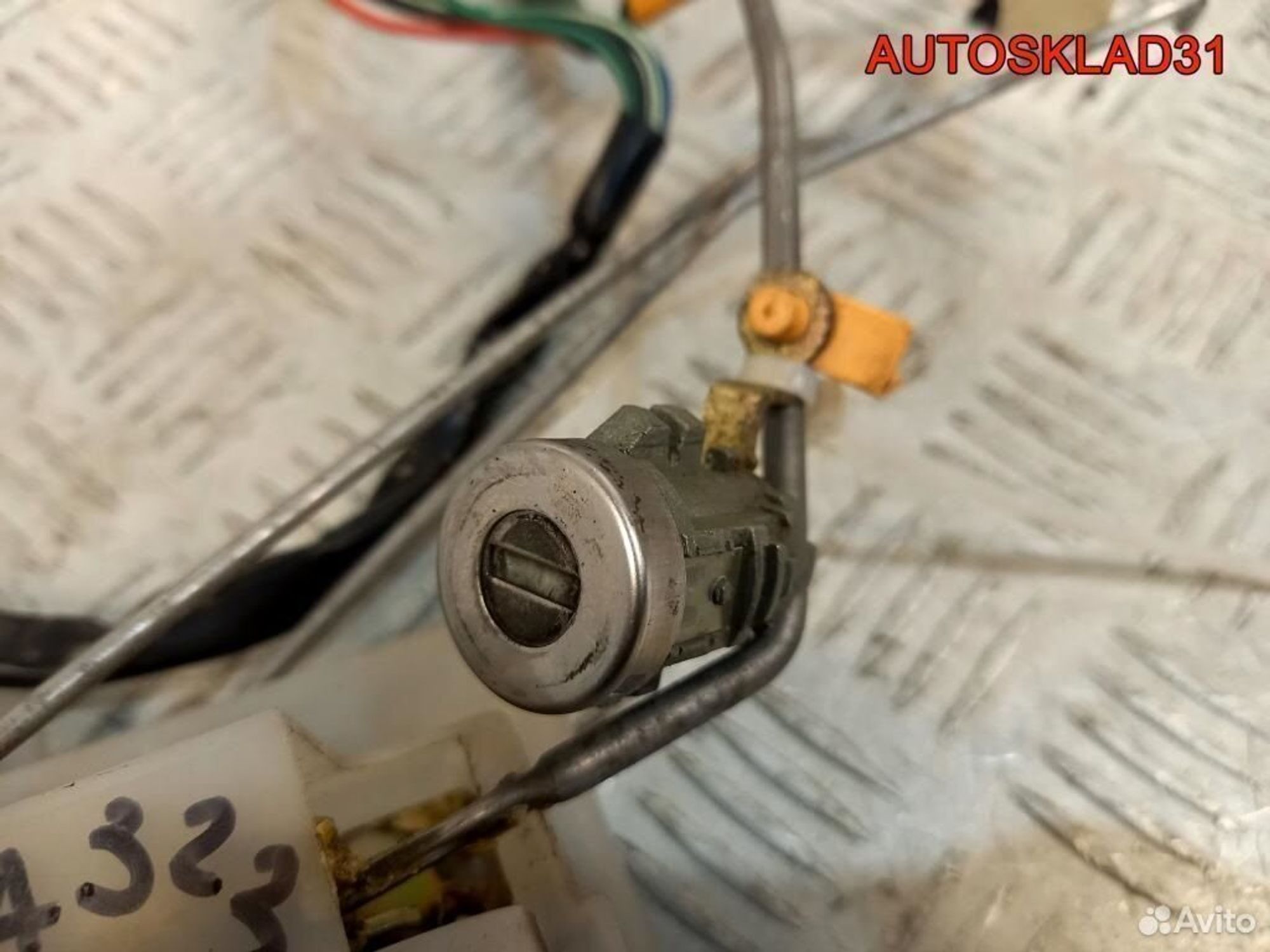 Замок двери передней левой Mazda 323 BA Хетчбэк, 1400 рублей, Дубовое