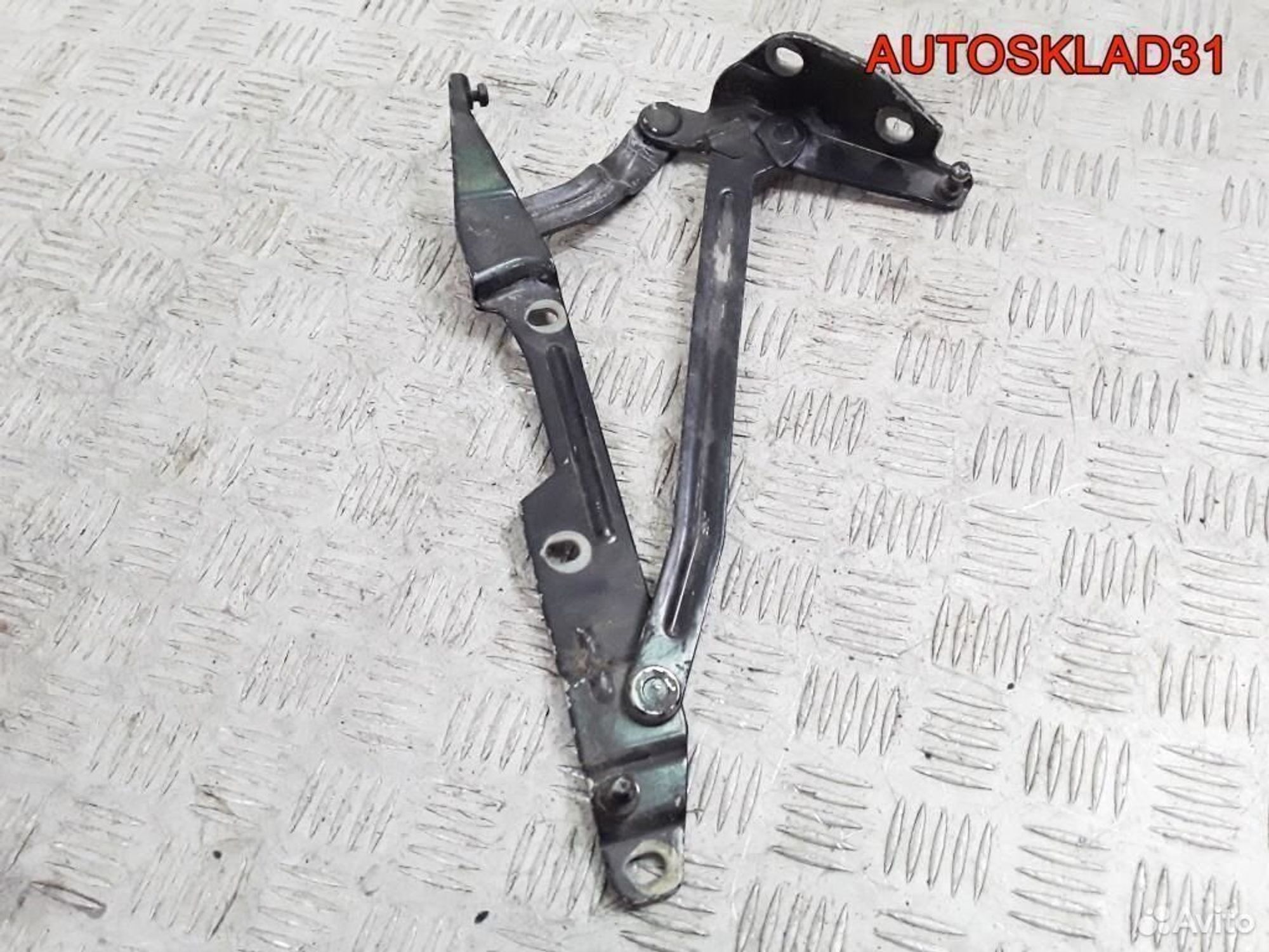 Петля крышки багажника левая Audi 100 C4, 700 рублей, Дубовое