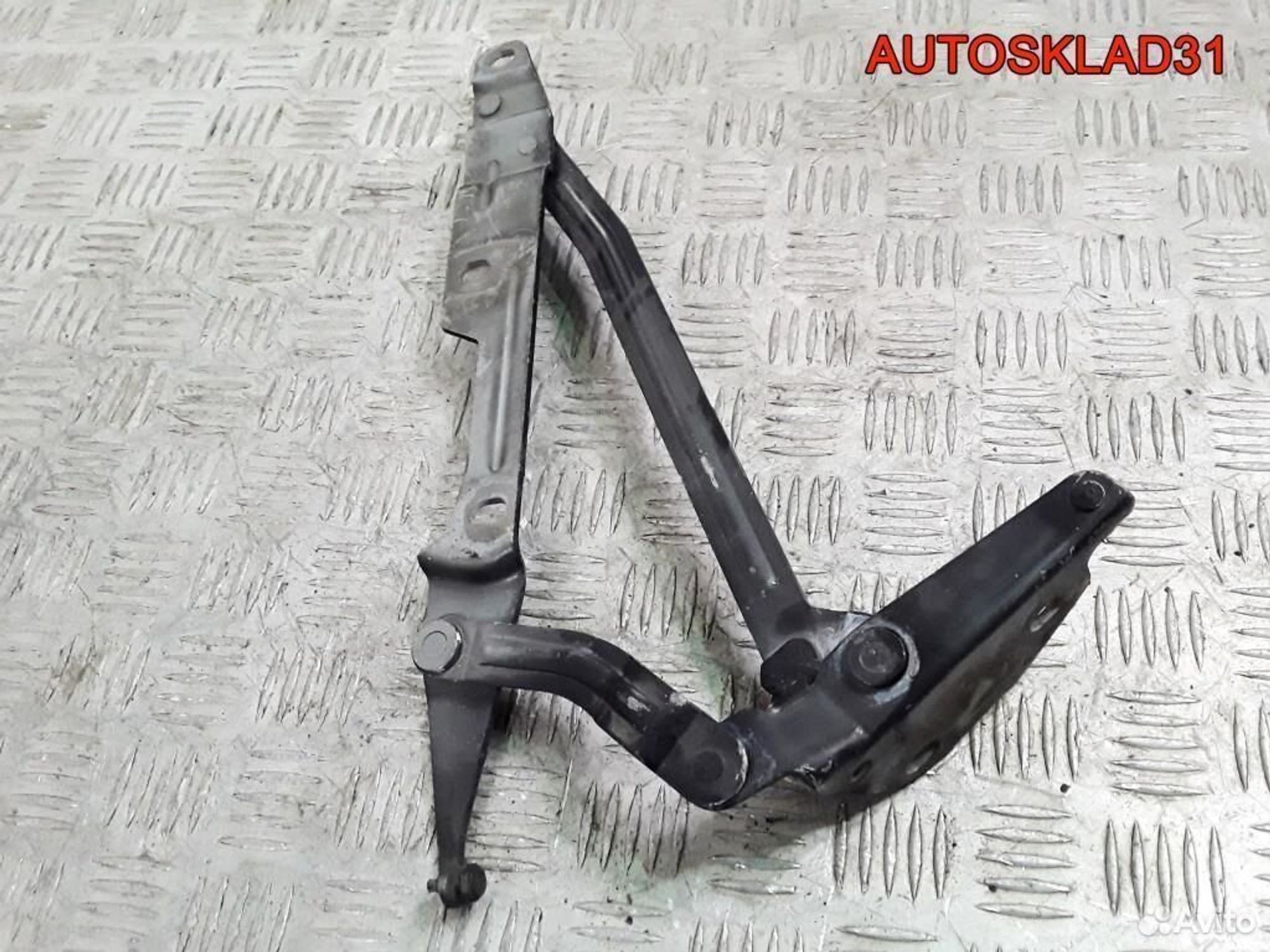 Петля крышки багажника левая Audi 100 C4, 700 рублей, Дубовое