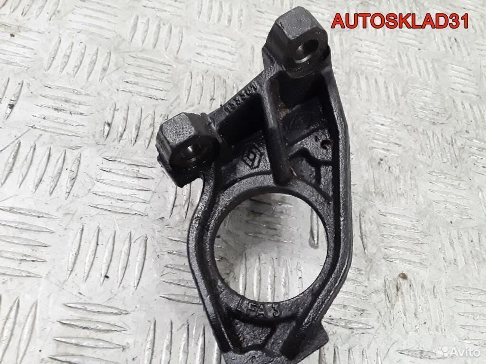 Кронштейн промвала Renault Espace 4 F4R 8200133381, 1800 рублей, Дубовое