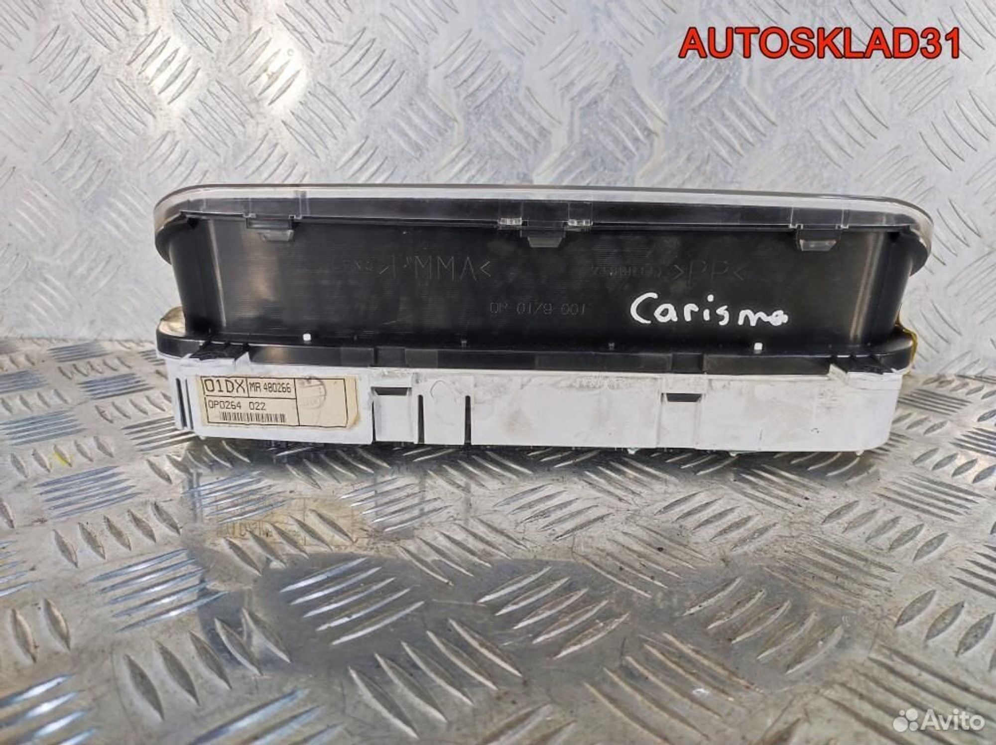 Панель приборов Mitsubishi Carisma MR480266, 2500 рублей, Дубовое