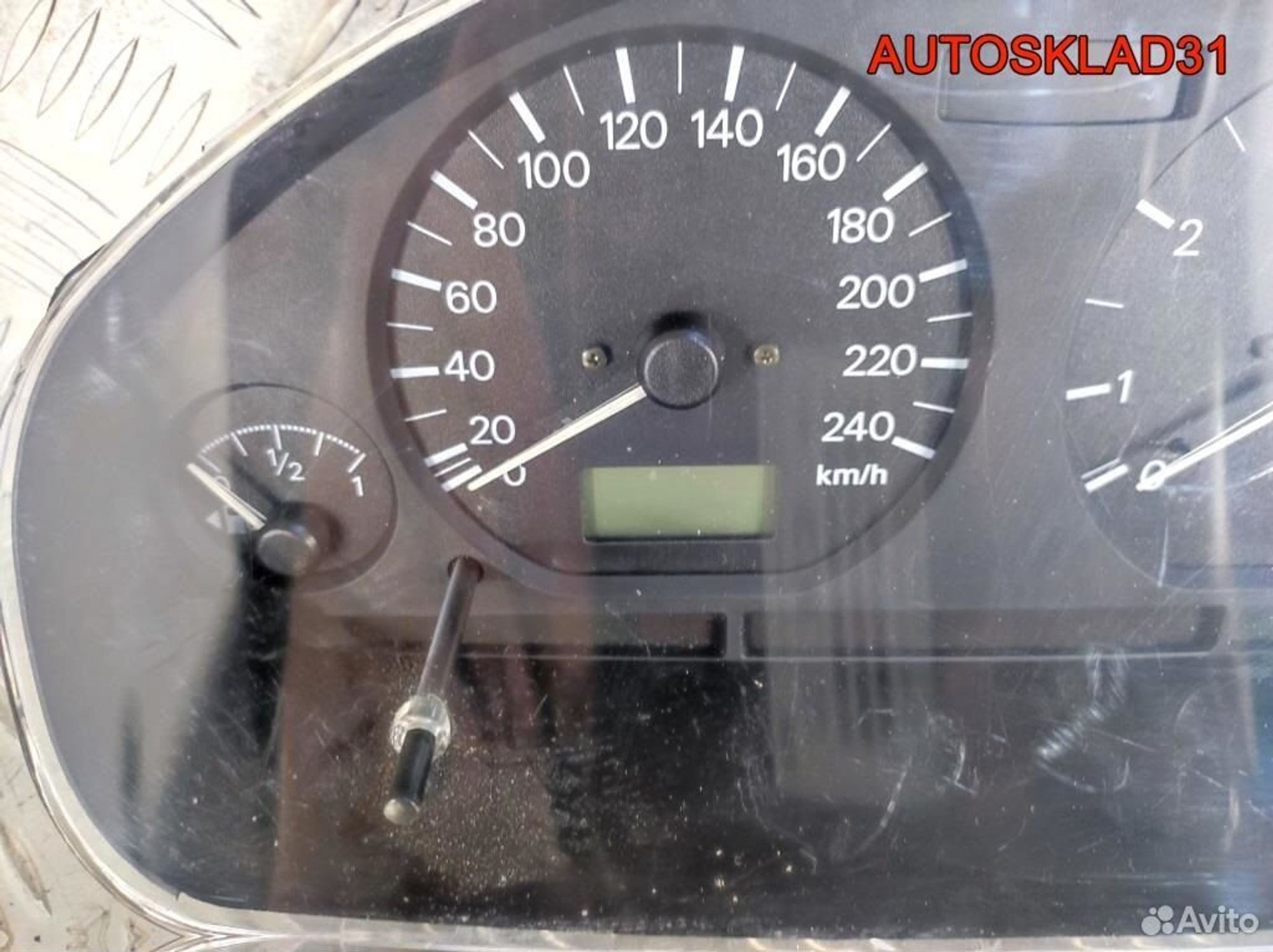 Панель приборов Mitsubishi Carisma MR480266, 2500 рублей, Дубовое