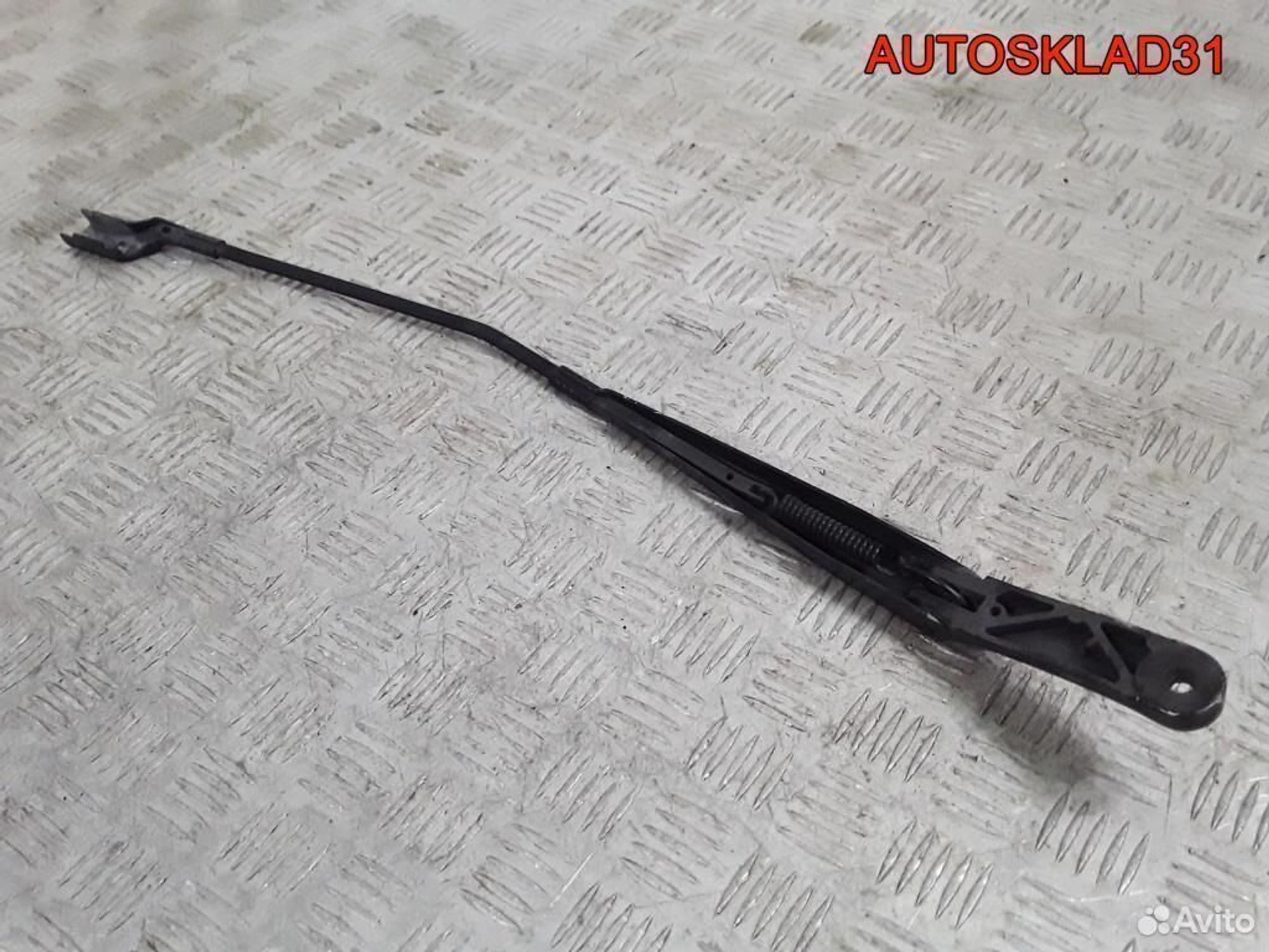 Поводок стеклоочистителя правый VW Golf 1Q1955410, 1100 рублей, Дубовое