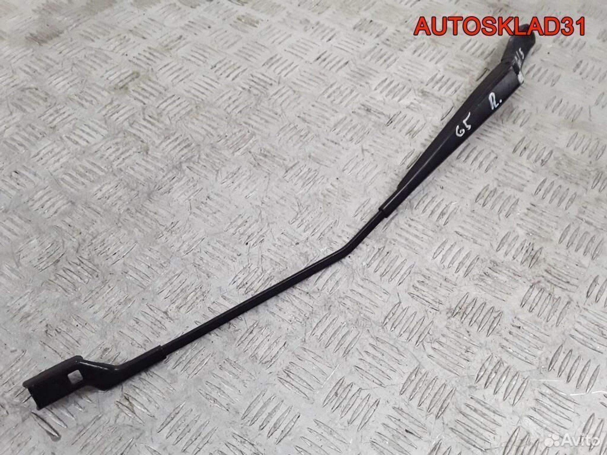 Поводок стеклоочистителя правый VW Golf 1Q1955410, 1100 рублей, Дубовое