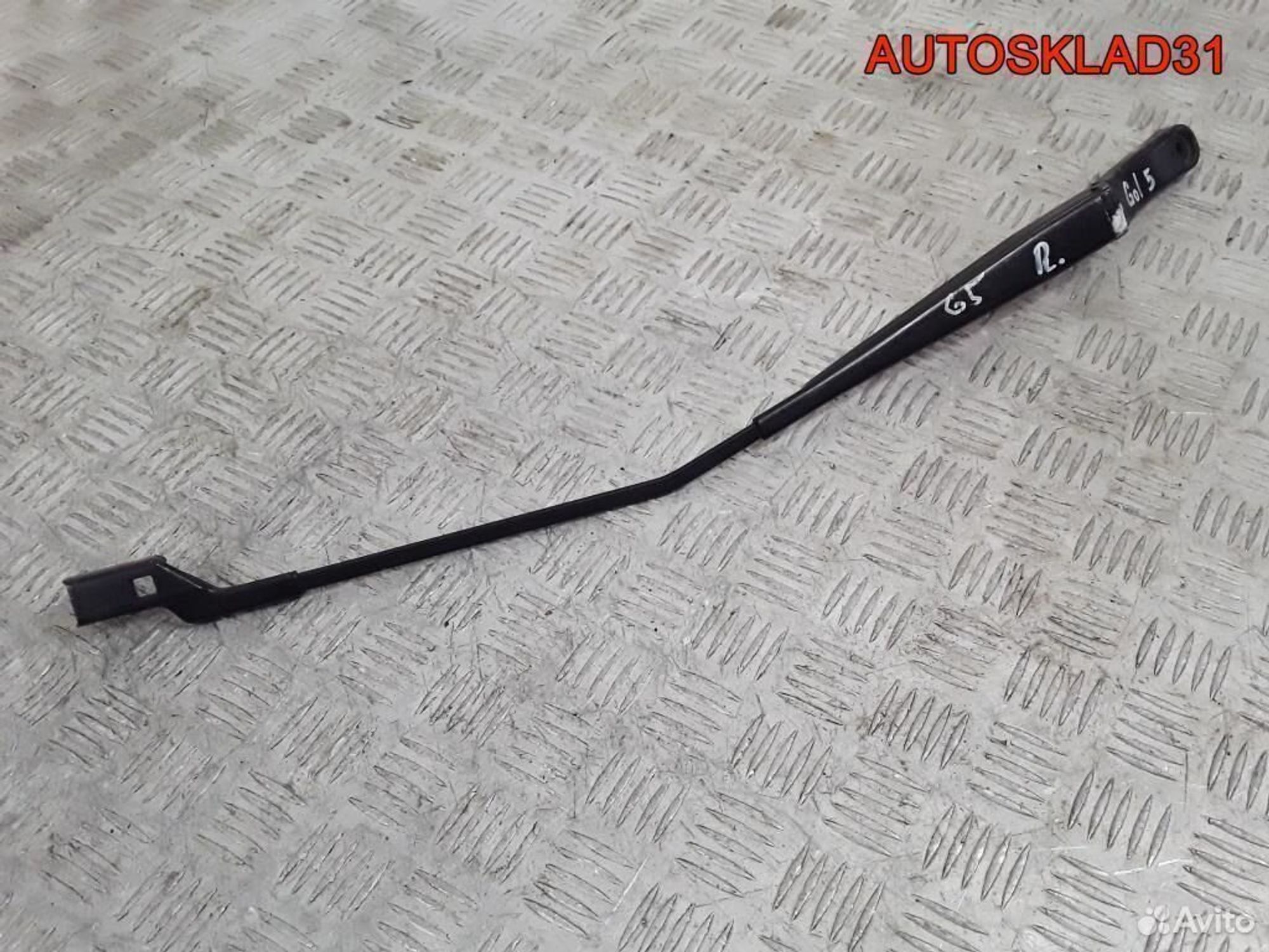 Поводок стеклоочистителя правый VW Golf 1Q1955410, 1100 рублей, Дубовое