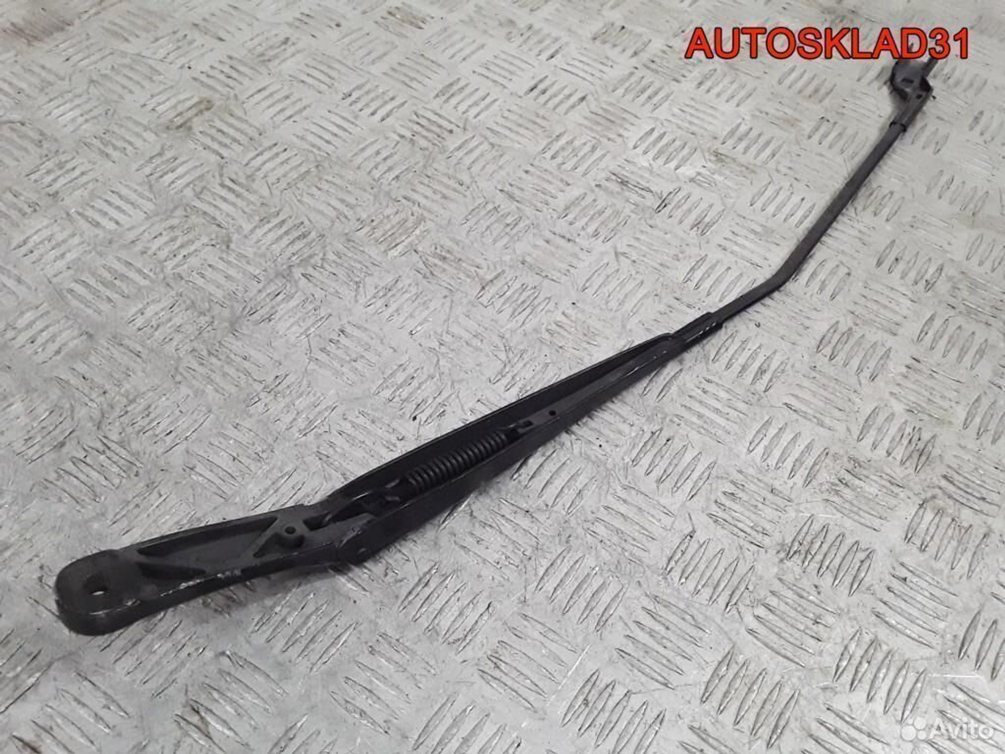 Поводок стеклоочистителя правый VW Golf 1Q1955410, 1100 рублей, Дубовое