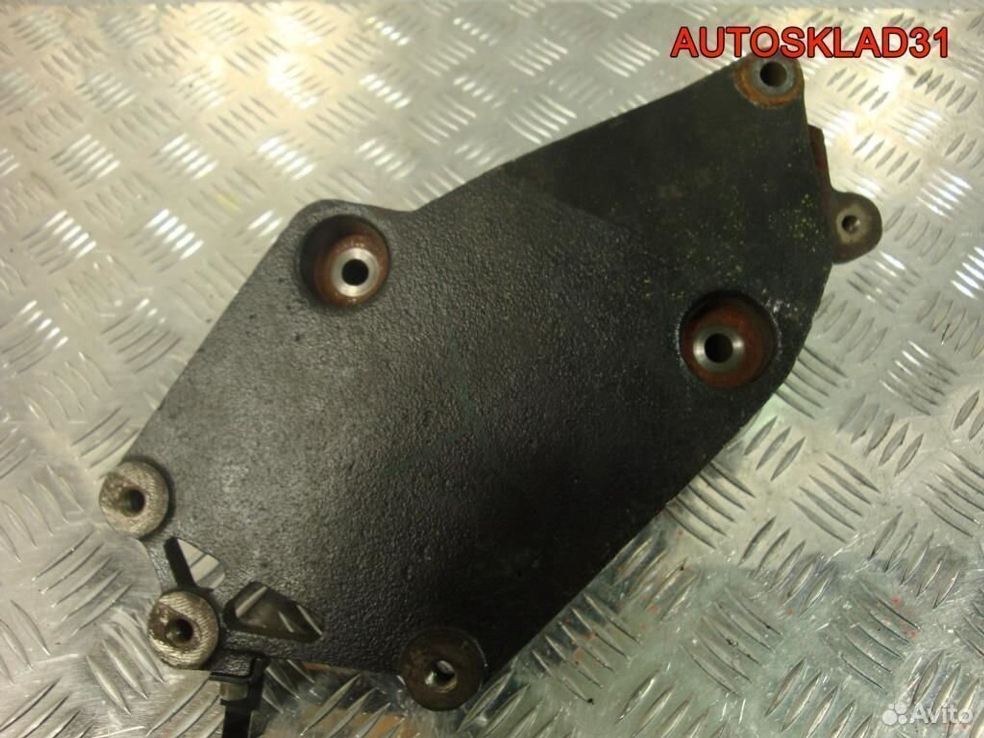 Кронштейн двигателя правый Alhambra 7M0199308C, 1200 рублей, Дубовое