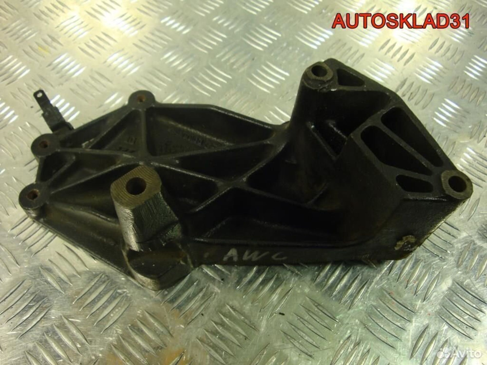 Кронштейн двигателя правый Alhambra 7M0199308C, 1200 рублей, Дубовое