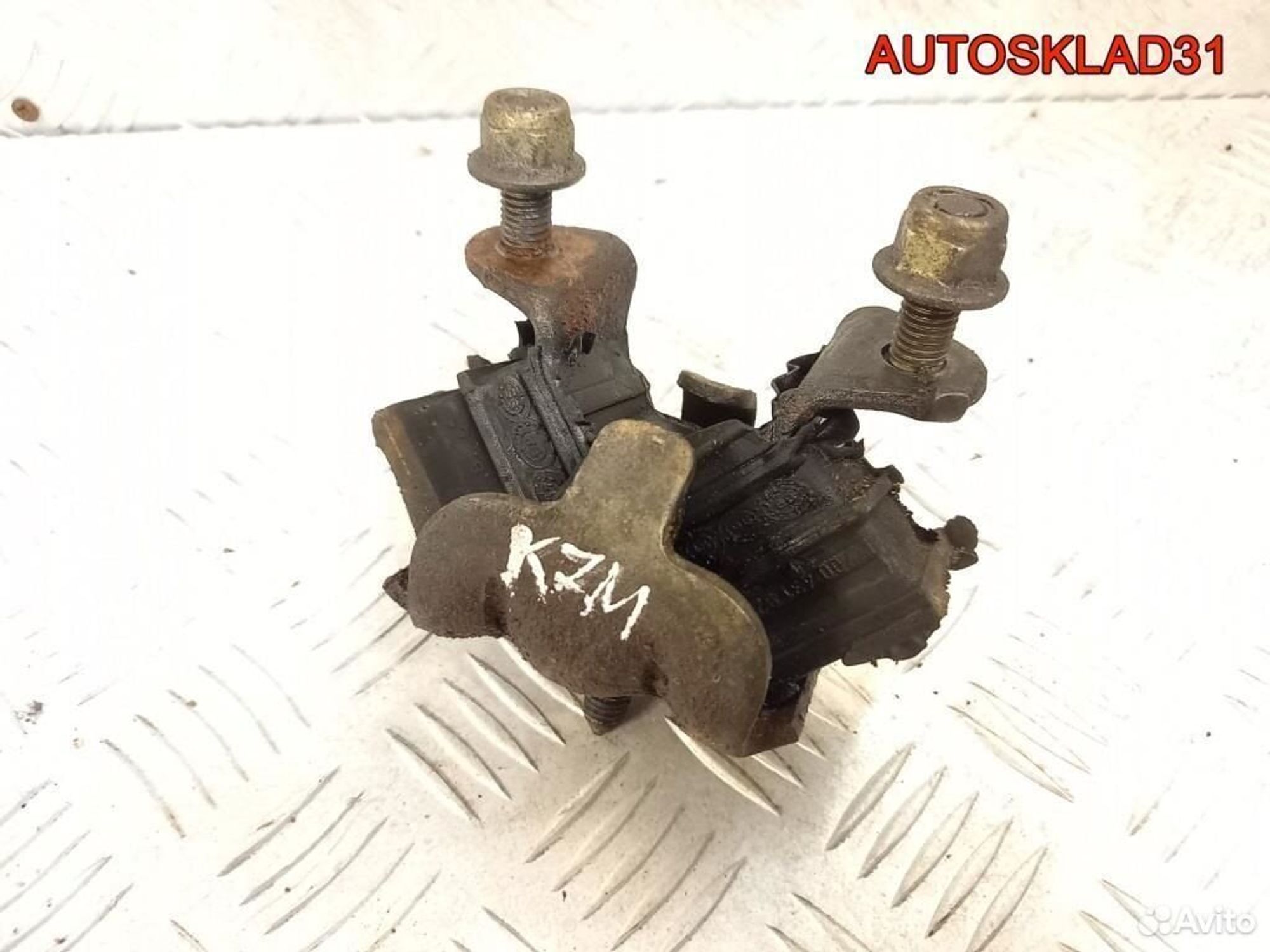 Опора двигателя правая Renault Megane 1 1.6 K7M, 1400 рублей, Дубовое