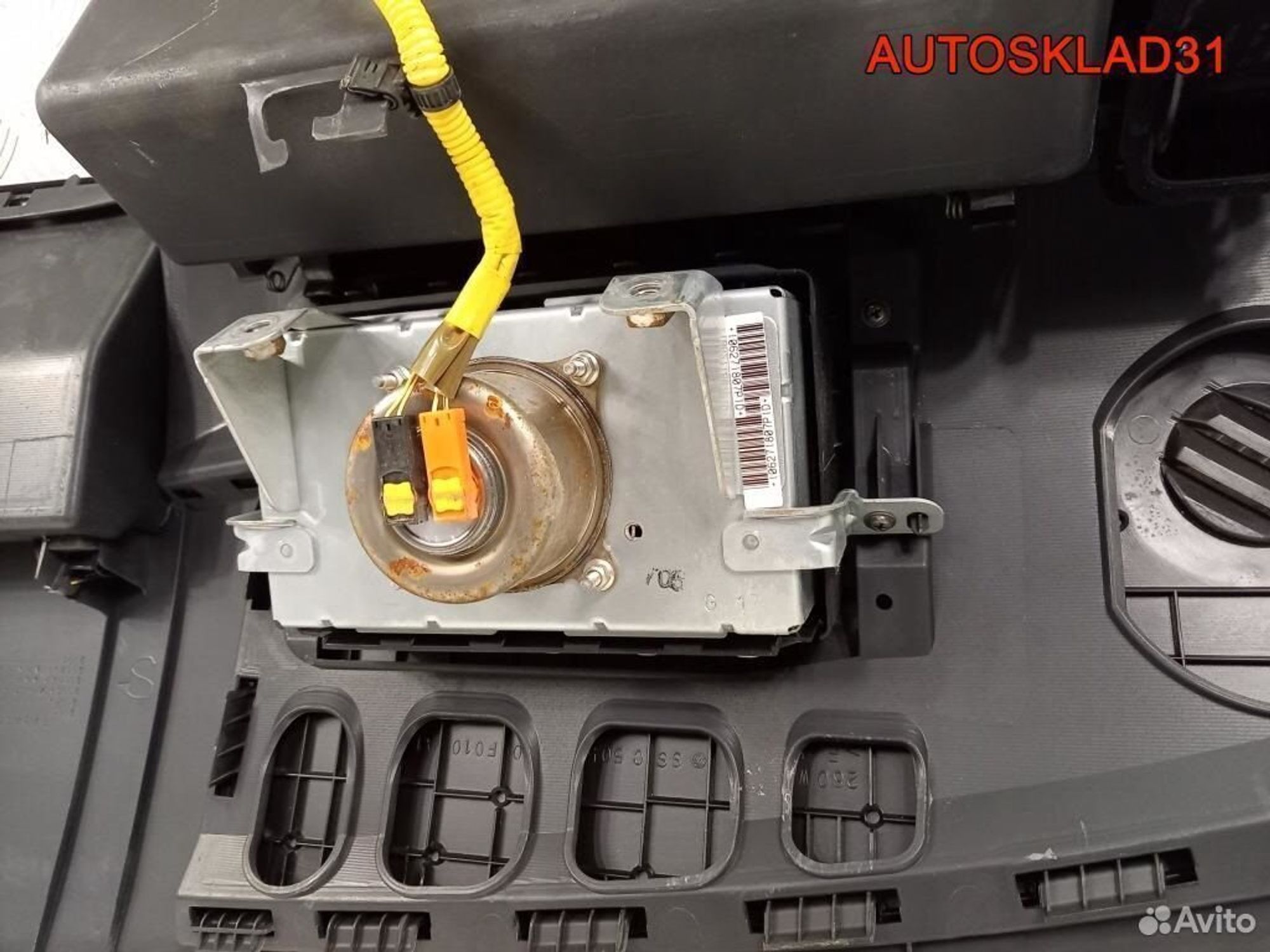 Торпедо Toyota Corolla Verso 553020F011B0, 11300 рублей, Дубовое