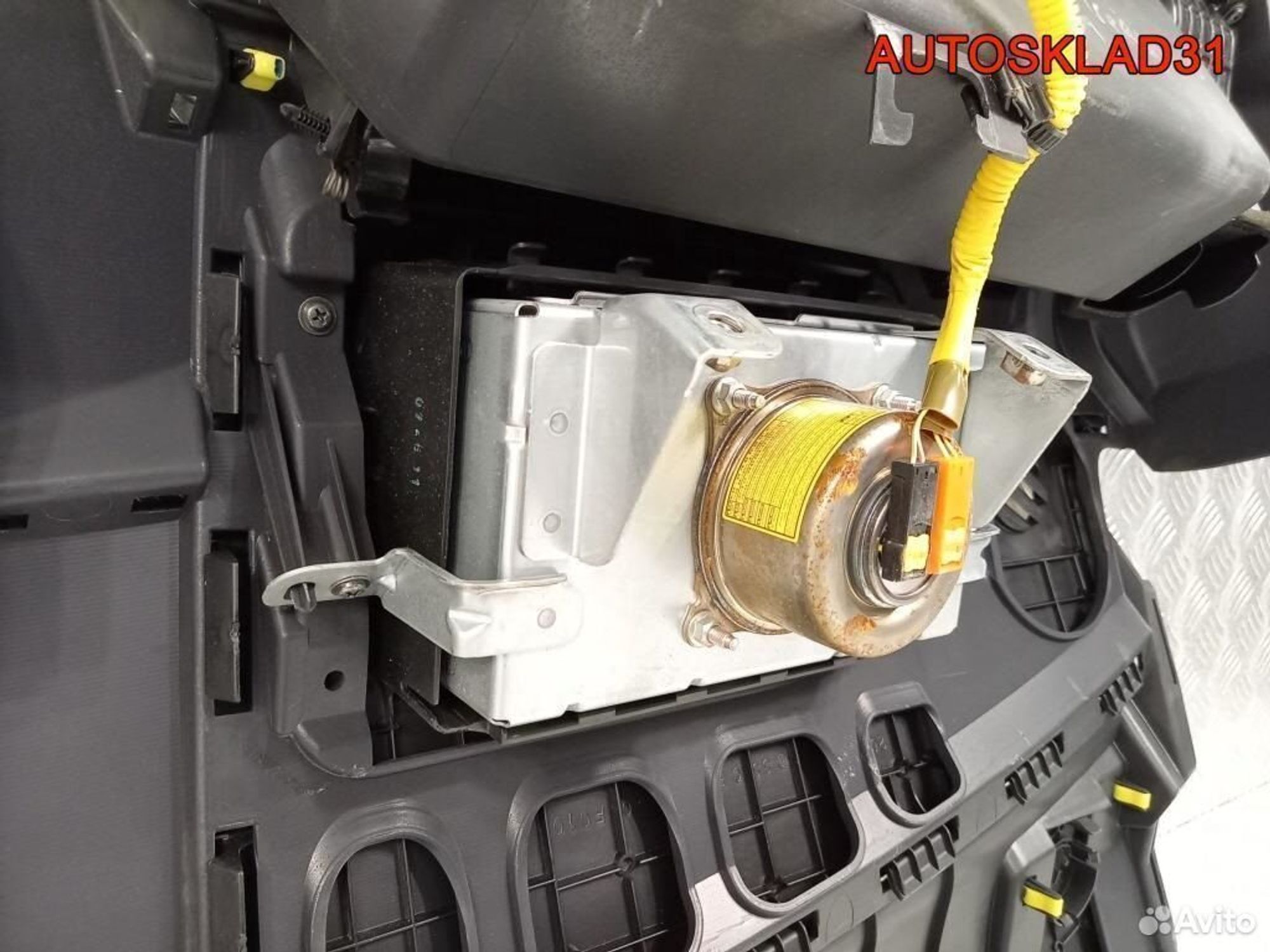 Торпедо Toyota Corolla Verso 553020F011B0, 11300 рублей, Дубовое