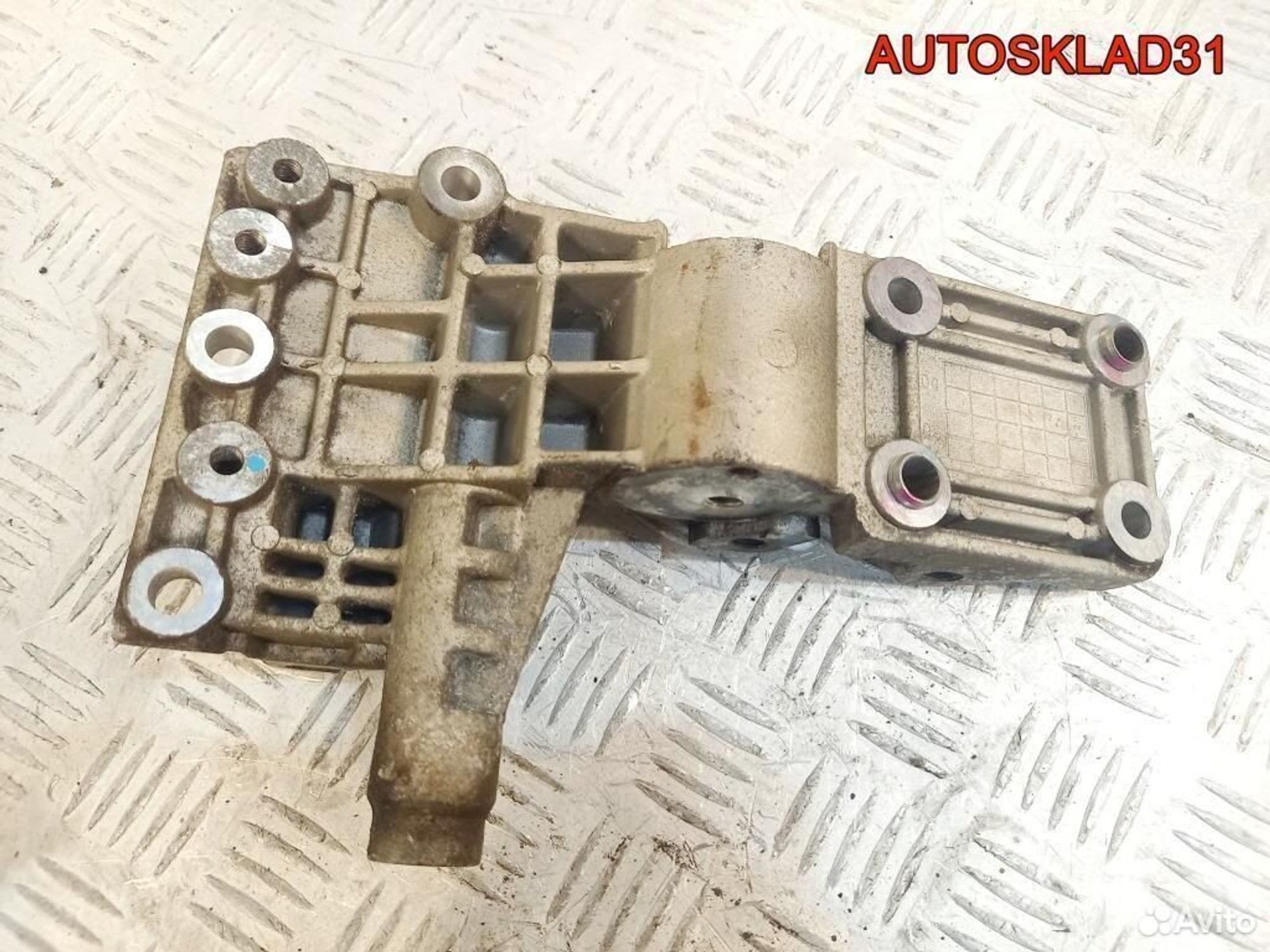 Кронштейн генератора Hyundai Sonata 5 NF 2,4 G4KC, 2900 рублей, Дубовое