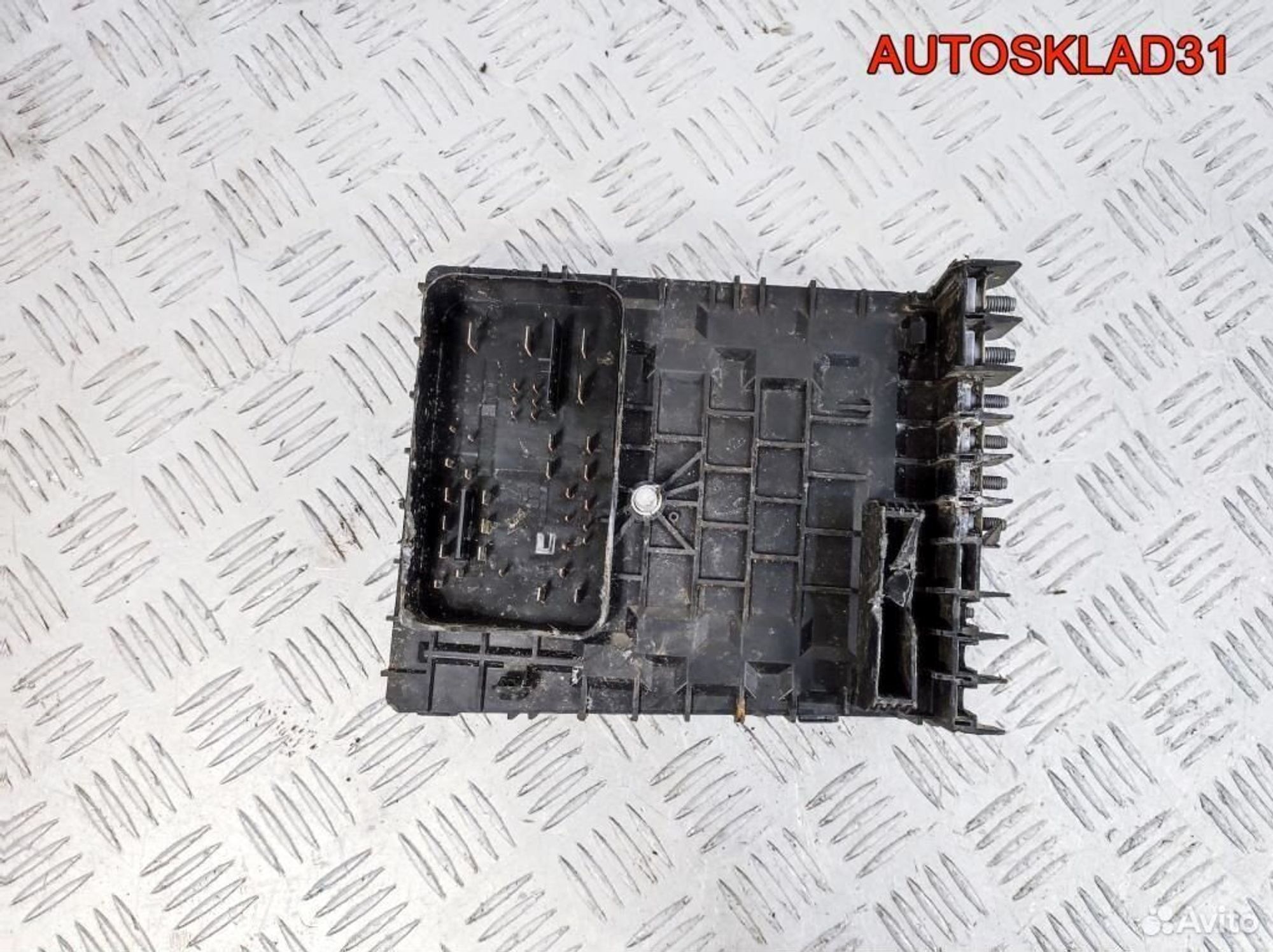 Блок предохранителей Volkswagen Golf 6 1K0937125D, 2900 рублей, Дубовое