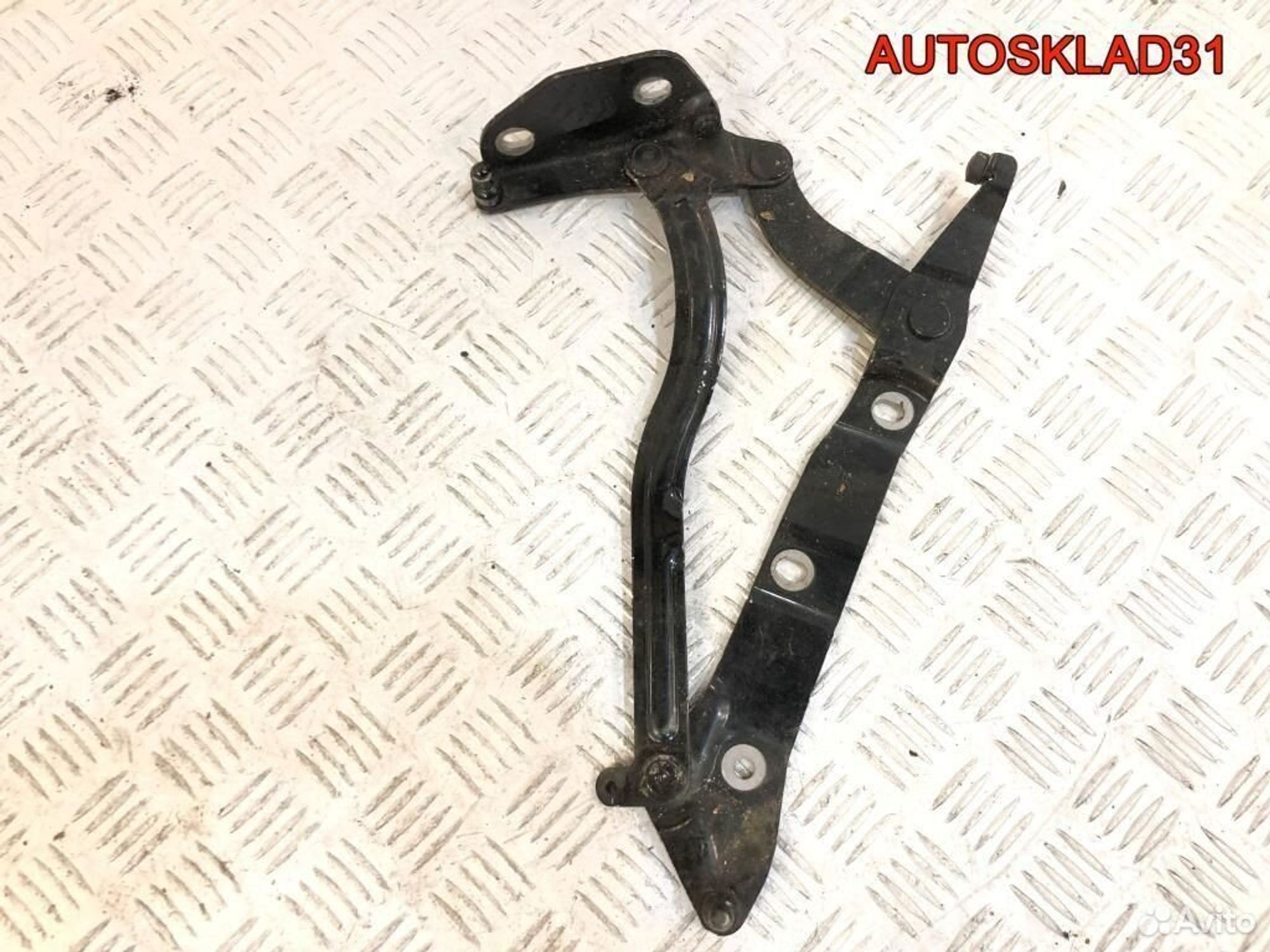 Петля крышки багажника левая Audi A8 D3 4E0827299C, 900 рублей, Дубовое