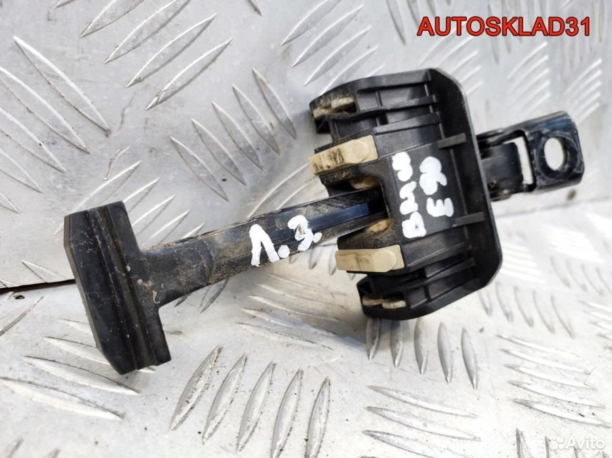 Ограничитель двери задний BMW E90 51227176808, 1100 рублей, Дубовое