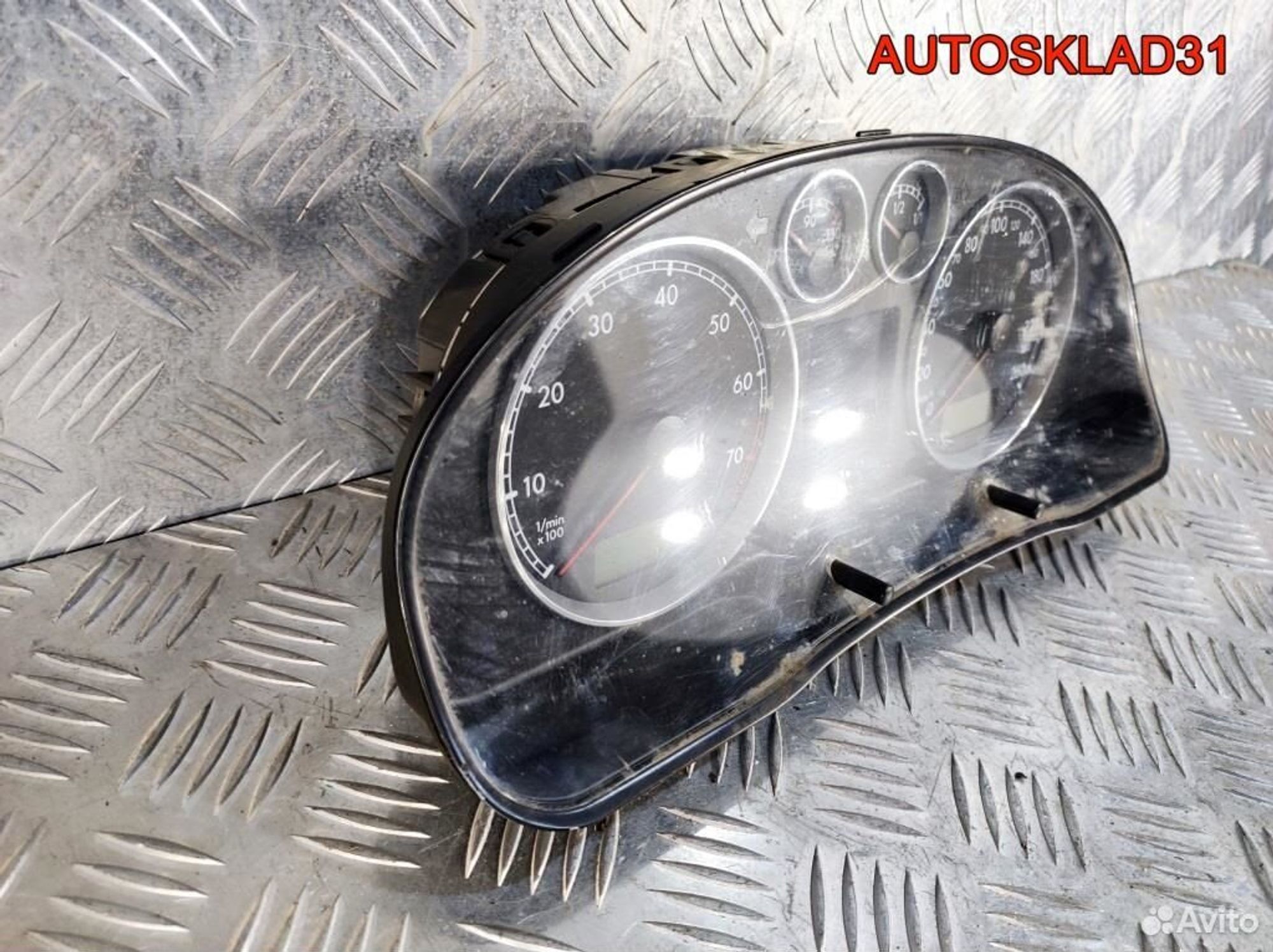 Панель приборов VW Passat B5+ 3B0920827 Бензин, 4100 рублей, Дубовое