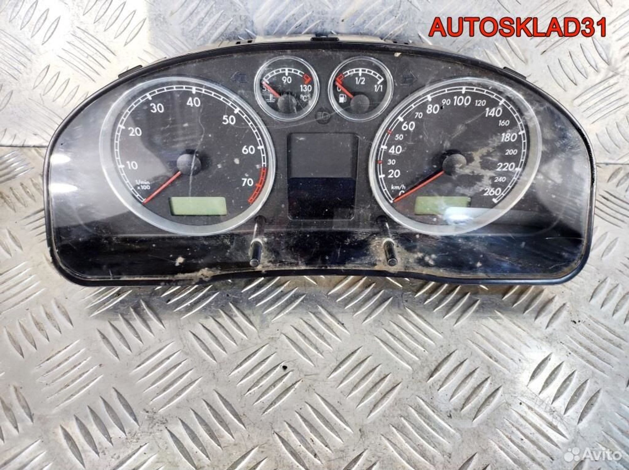 Панель приборов VW Passat B5+ 3B0920827 Бензин, 4100 рублей, Дубовое