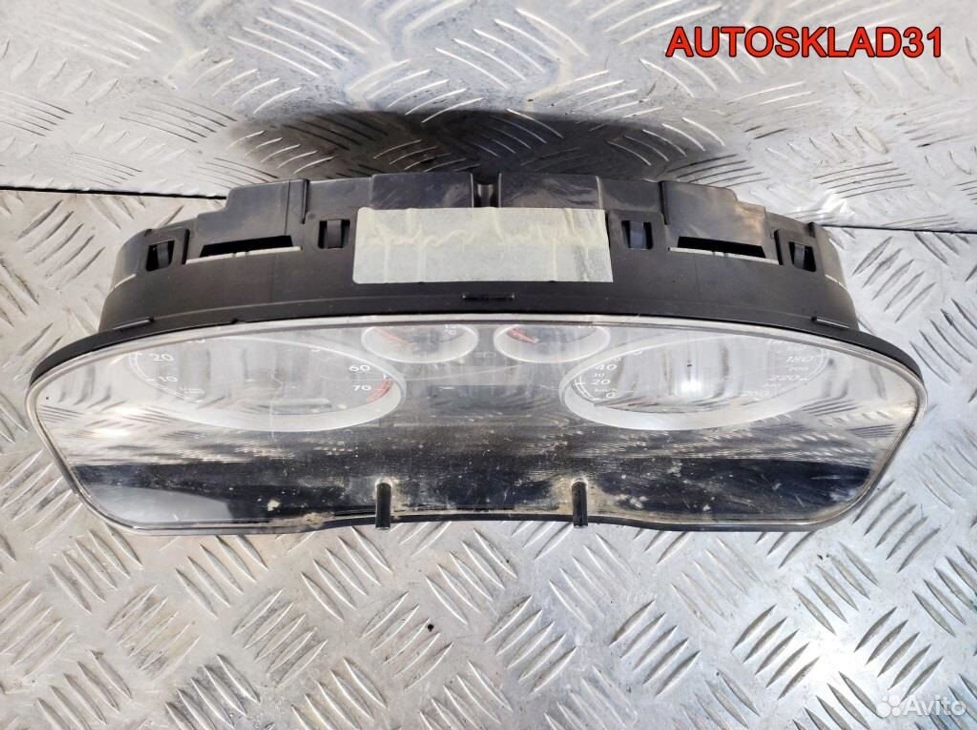 Панель приборов VW Passat B5+ 3B0920827 Бензин, 4100 рублей, Дубовое