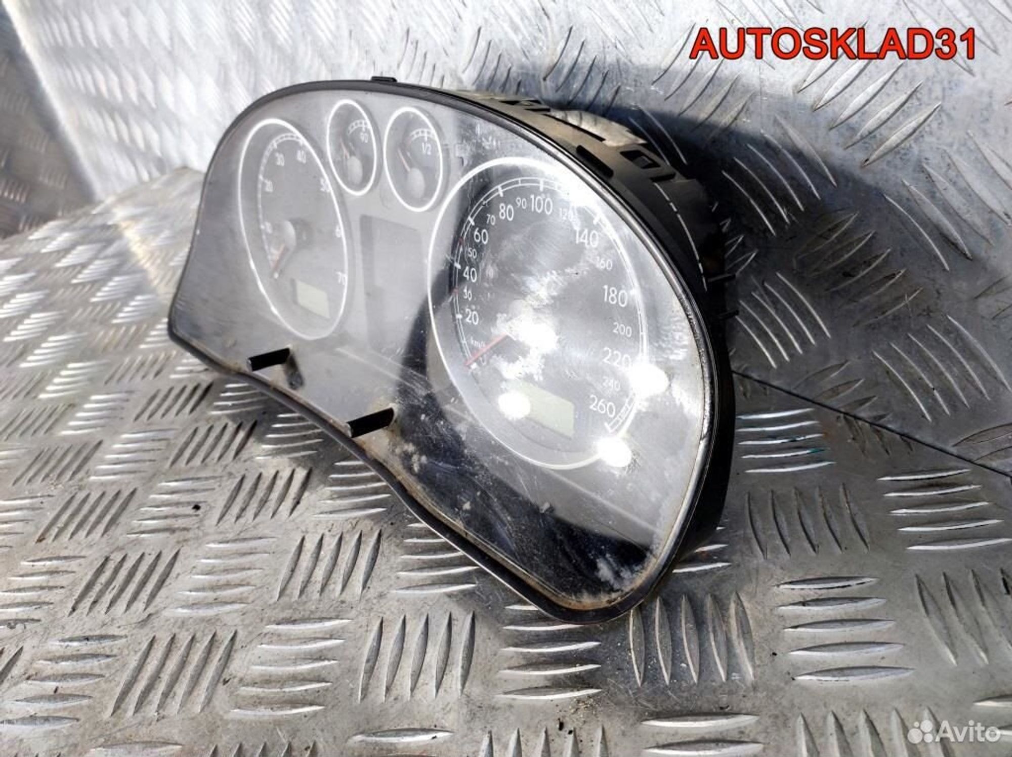 Панель приборов VW Passat B5+ 3B0920827 Бензин, 4100 рублей, Дубовое