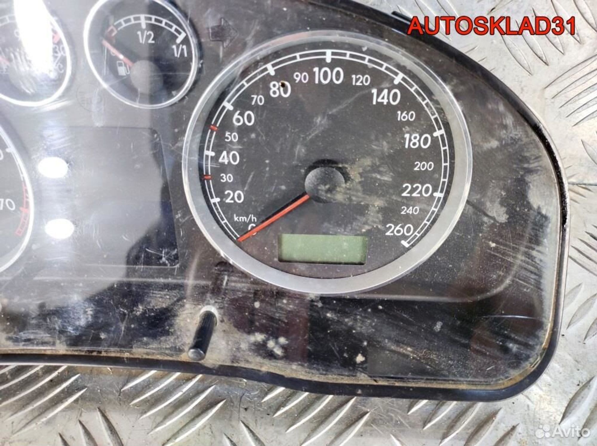 Панель приборов VW Passat B5+ 3B0920827 Бензин, 4100 рублей, Дубовое