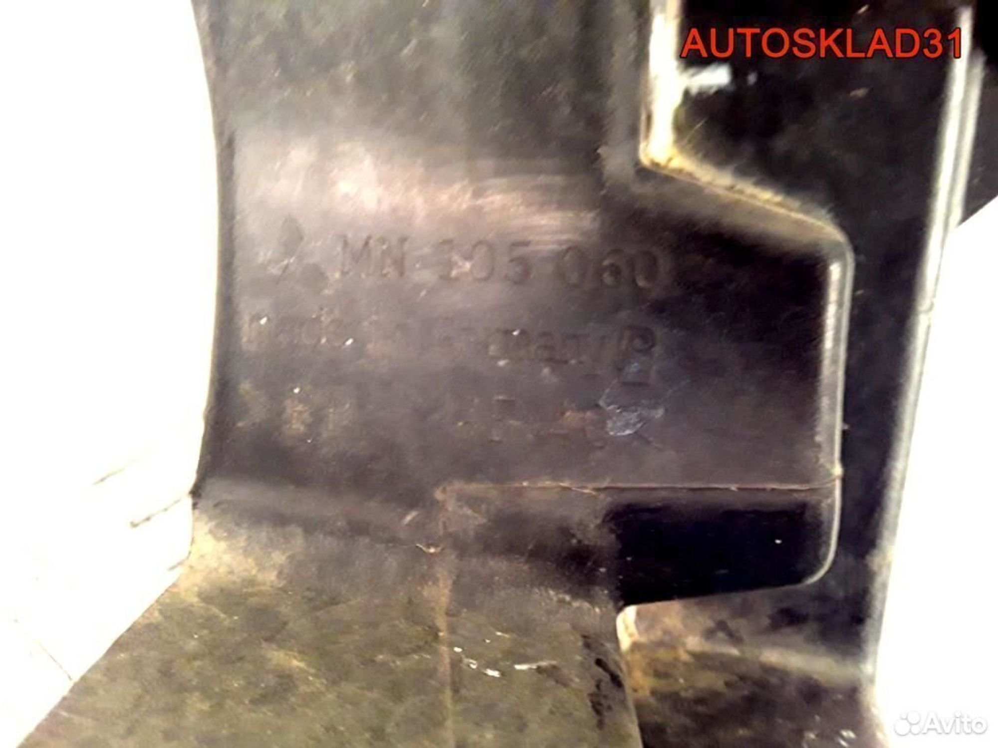 Панель передняя правая Mitsubishi Colt Z3 MN105060, 7000 рублей, Дубовое