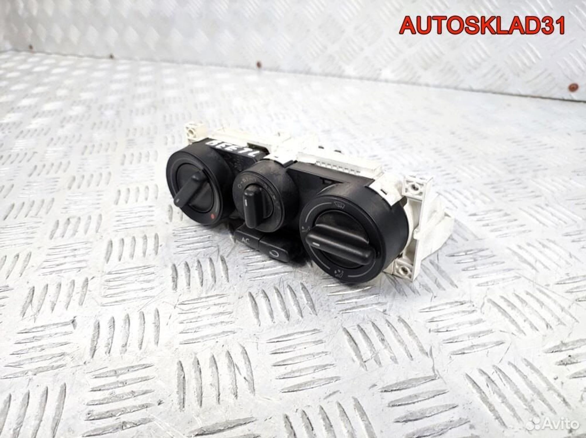 Блок управления отопителем VW Beetle 1C0820045D, 3600 рублей, Дубовое
