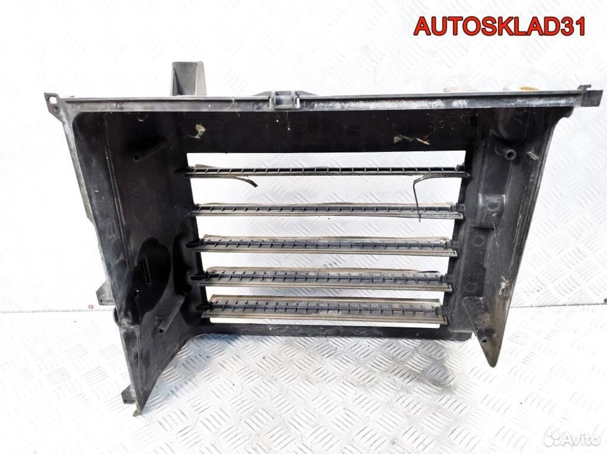 Диффузор вентилятора BMW 3 E46 157048048 Дизель, 1700 рублей, Дубовое