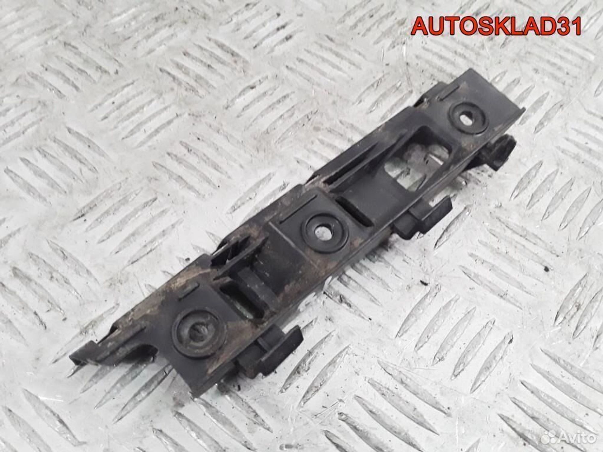 Направляющая переднего бампера левая VW Passat B6, 600 рублей, Дубовое