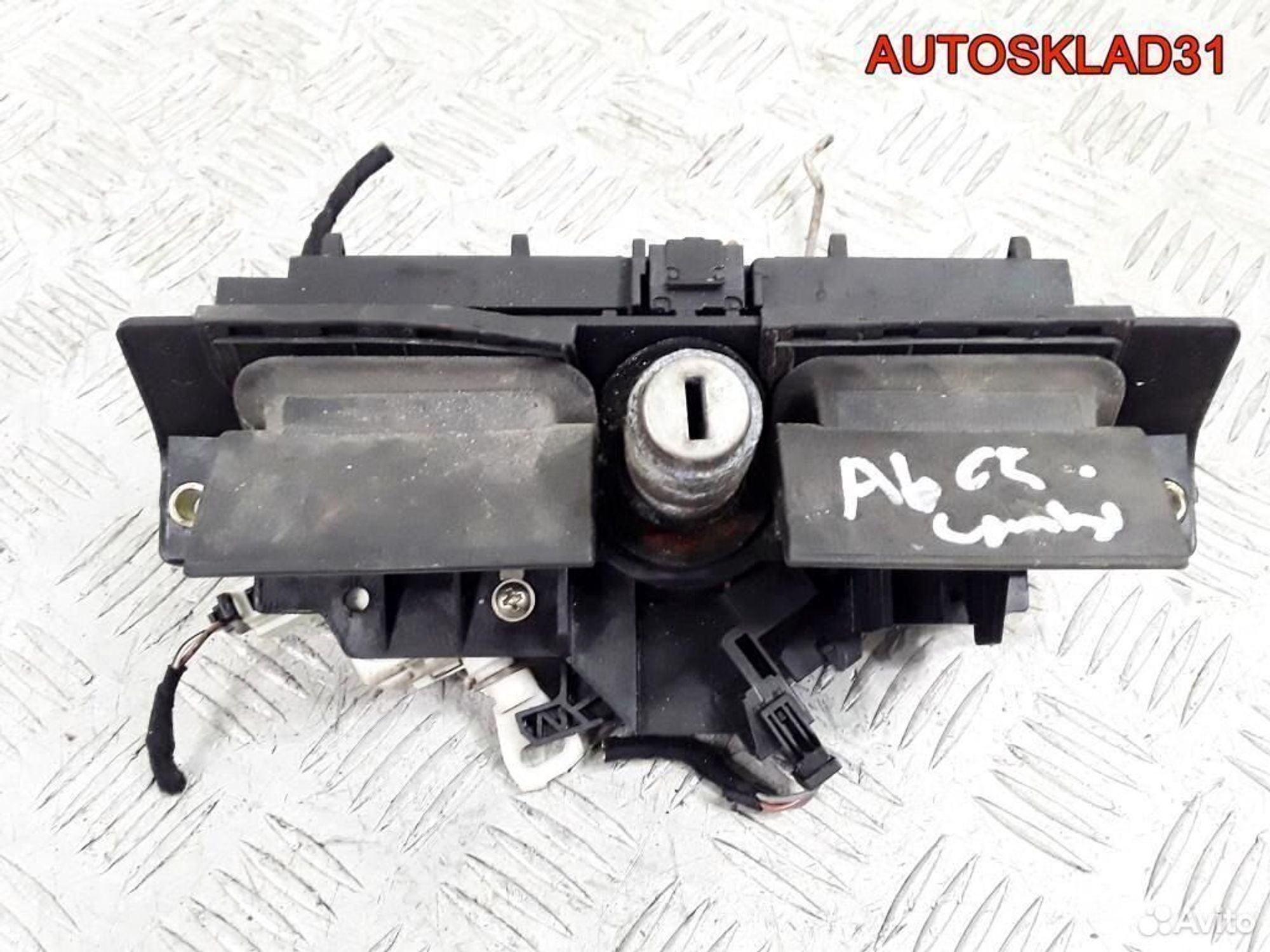 Ручка открывания багажника Audi A6 C5 4B0827565J, 1800 рублей, Дубовое