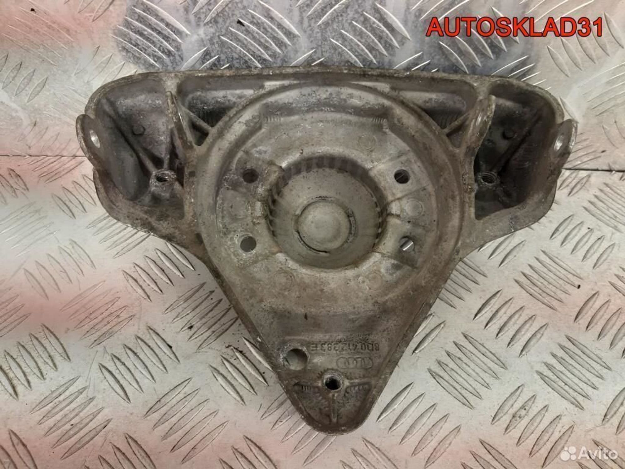 Кронштейн амортизатора Audi A6 C5 8D0412383E, 2100 рублей, Дубовое