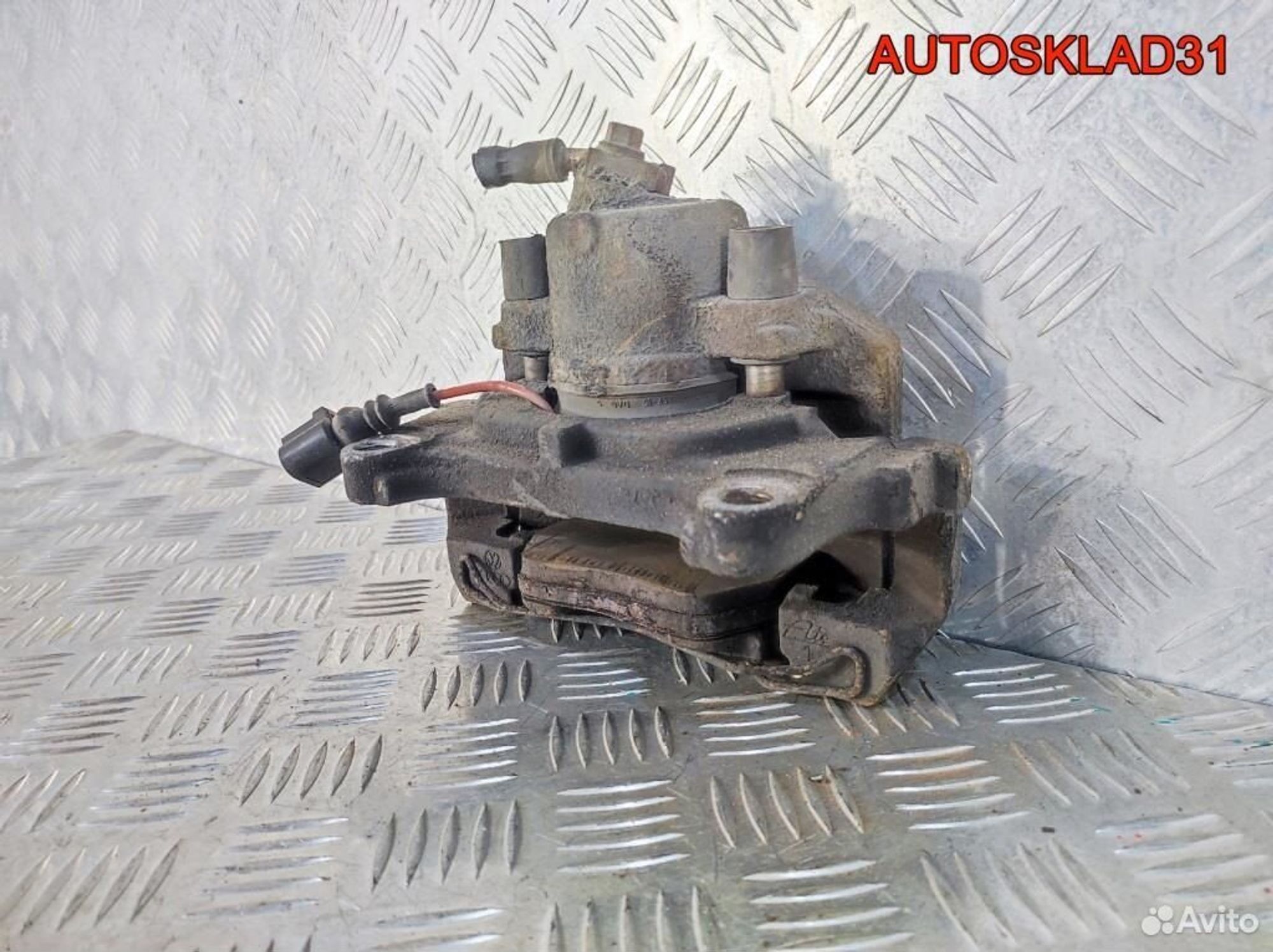 Суппорт тормозной передний левый VW Passat B6, 2300 рублей, Дубовое