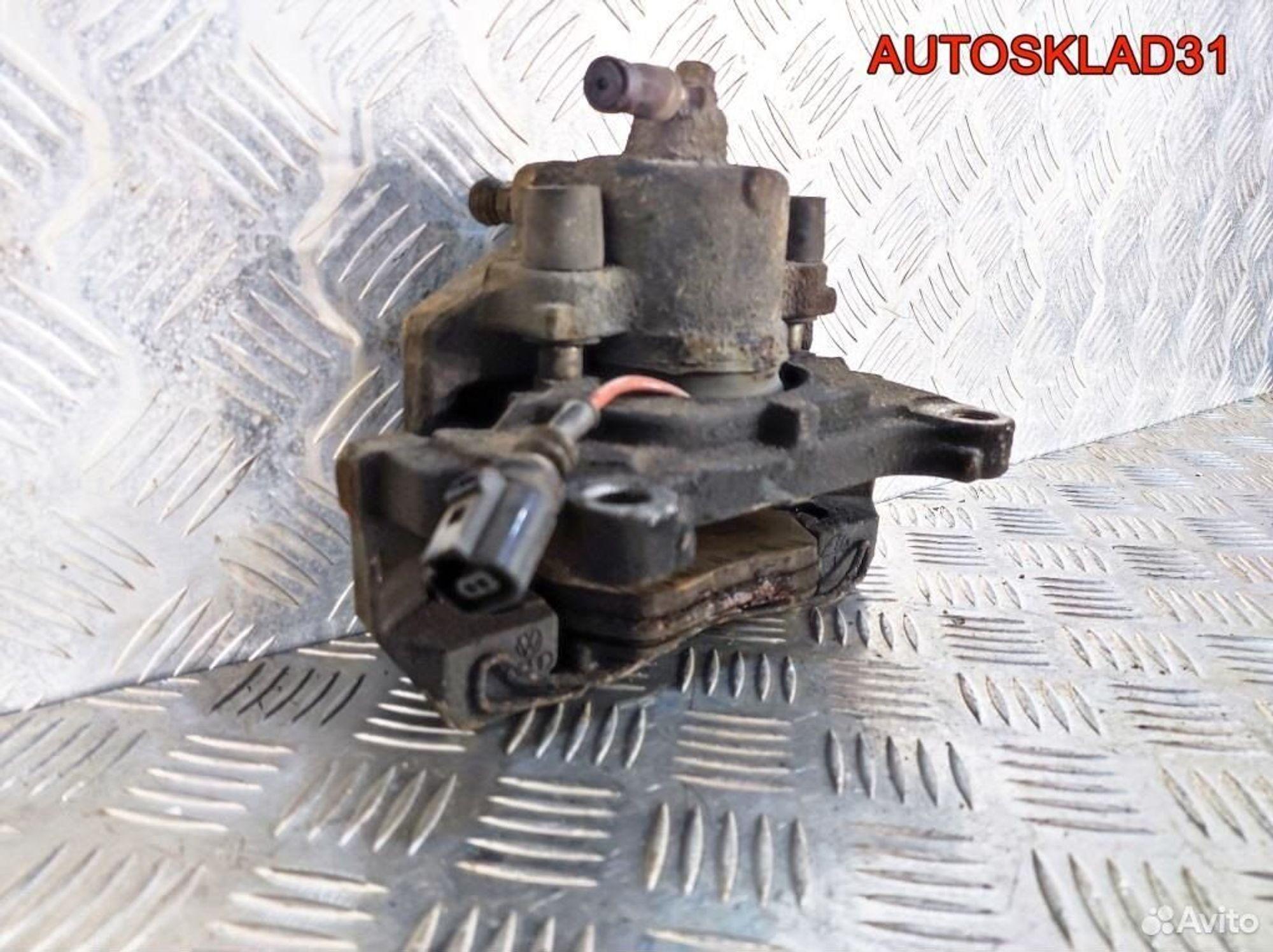 Суппорт тормозной передний левый VW Passat B6, 2300 рублей, Дубовое