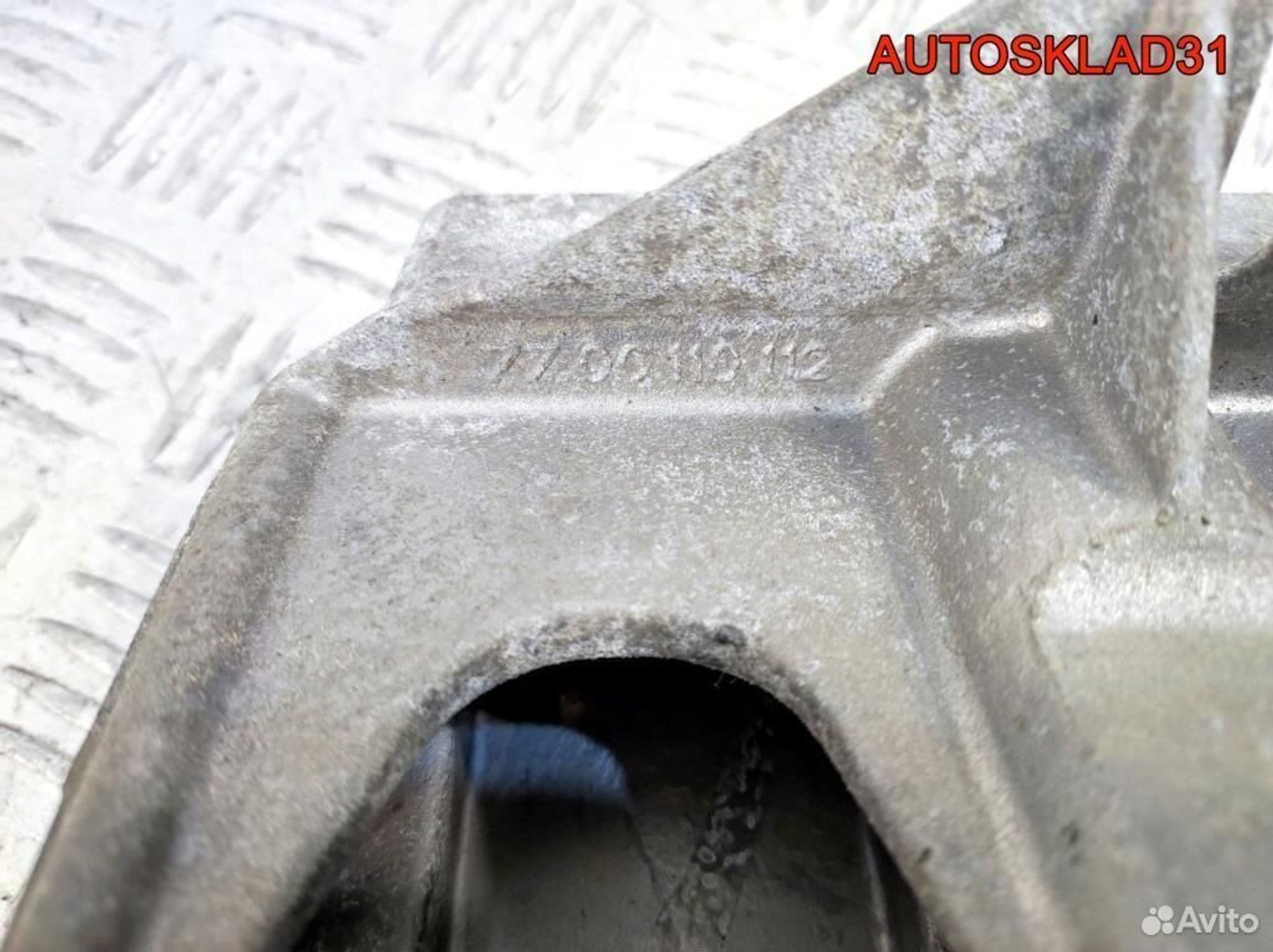 Кронштейн коллектора Renault Scenic F4R 7700110112, 600 рублей, Дубовое