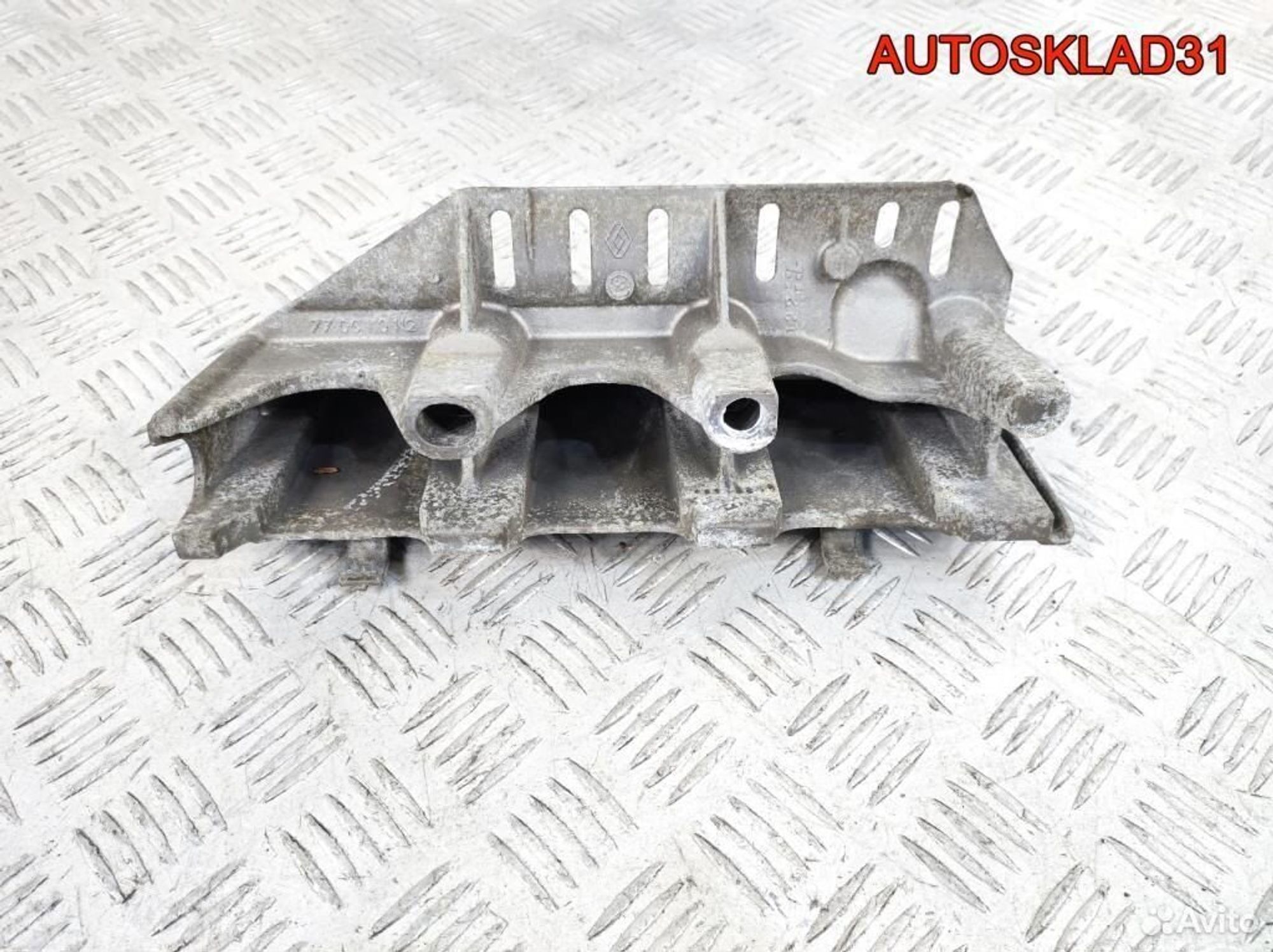 Кронштейн коллектора Renault Scenic F4R 7700110112, 600 рублей, Дубовое