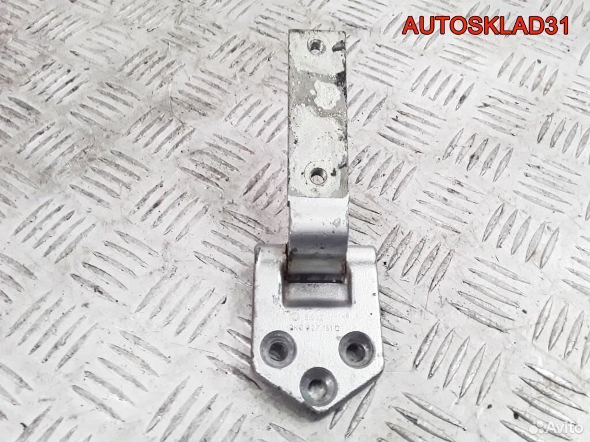 Петля двери багажника Volkswagen Caddy 2K0827151C, 1100 рублей, Дубовое