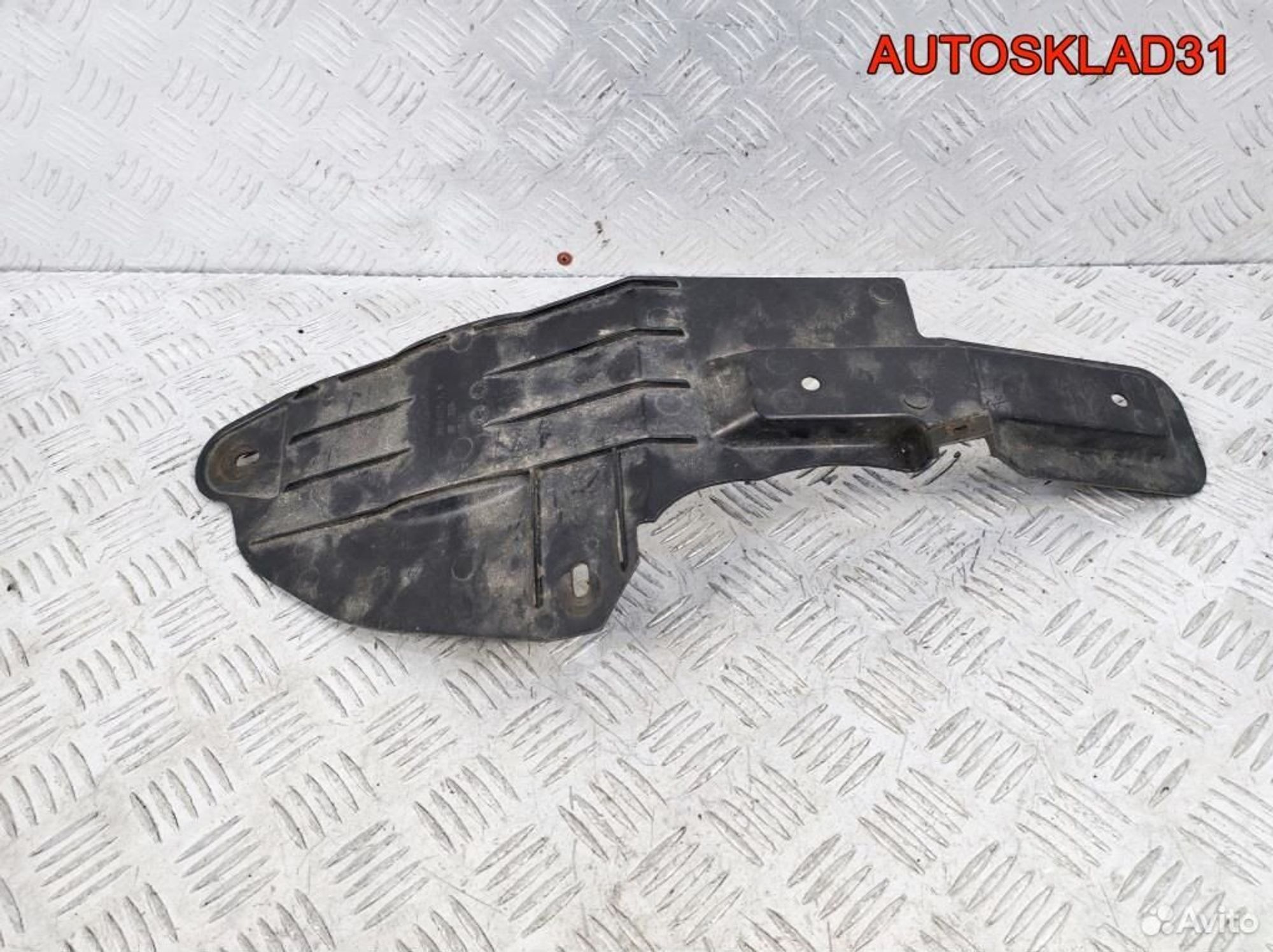 Пыльник двигателя правый Ford Focus 2 3M516775AF, 1300 рублей, Дубовое