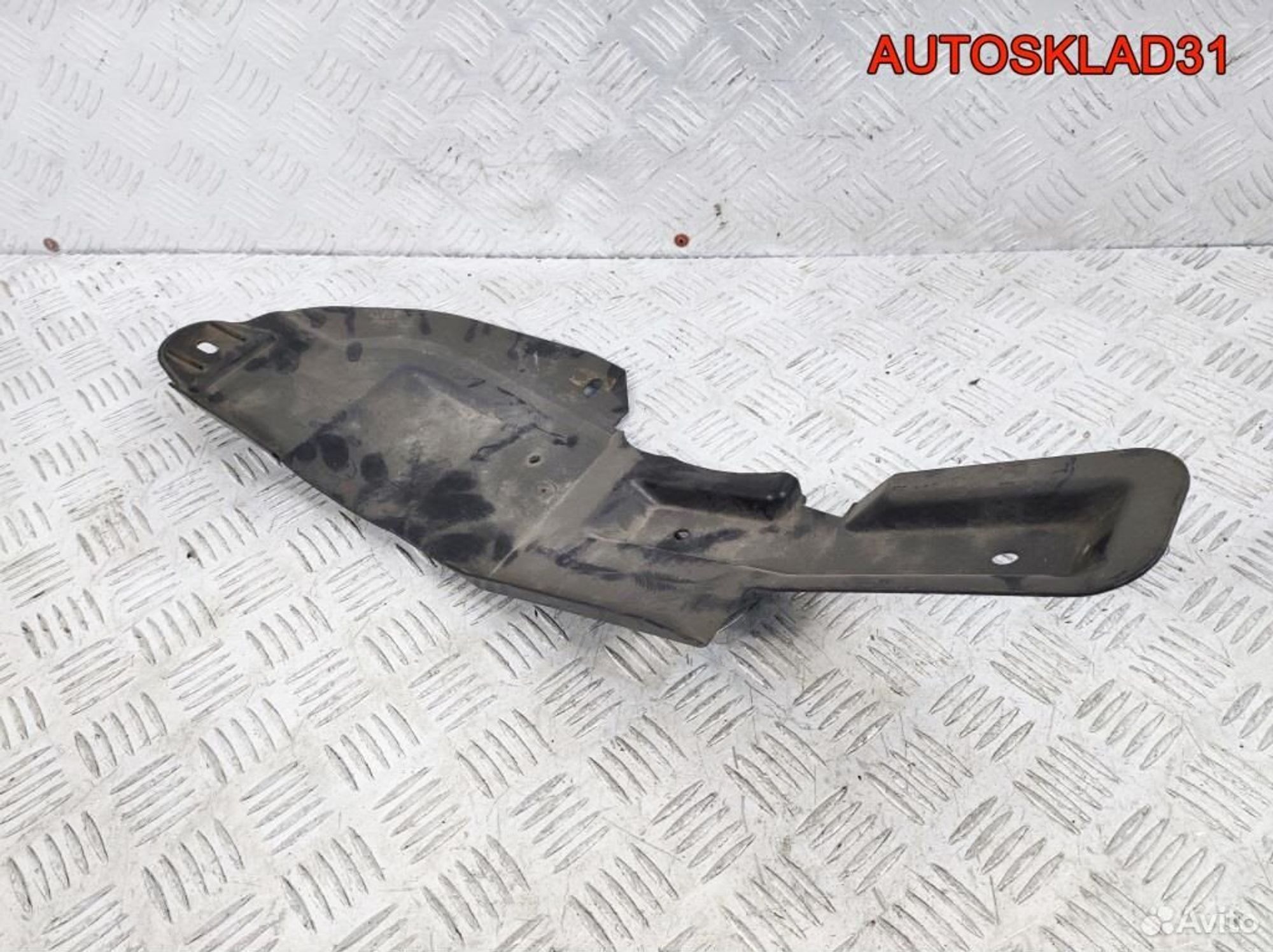 Пыльник двигателя правый Ford Focus 2 3M516775AF, 1300 рублей, Дубовое