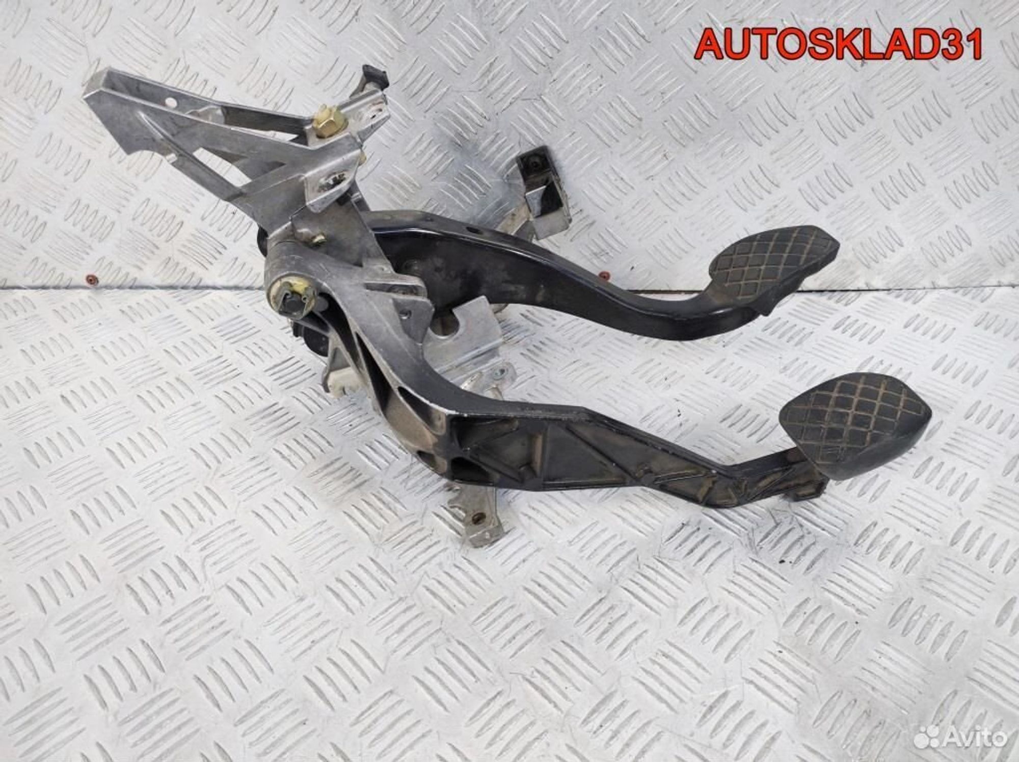 Блок педалей МКПП Audi A4 B5 8D1721316D, 3600 рублей, Дубовое