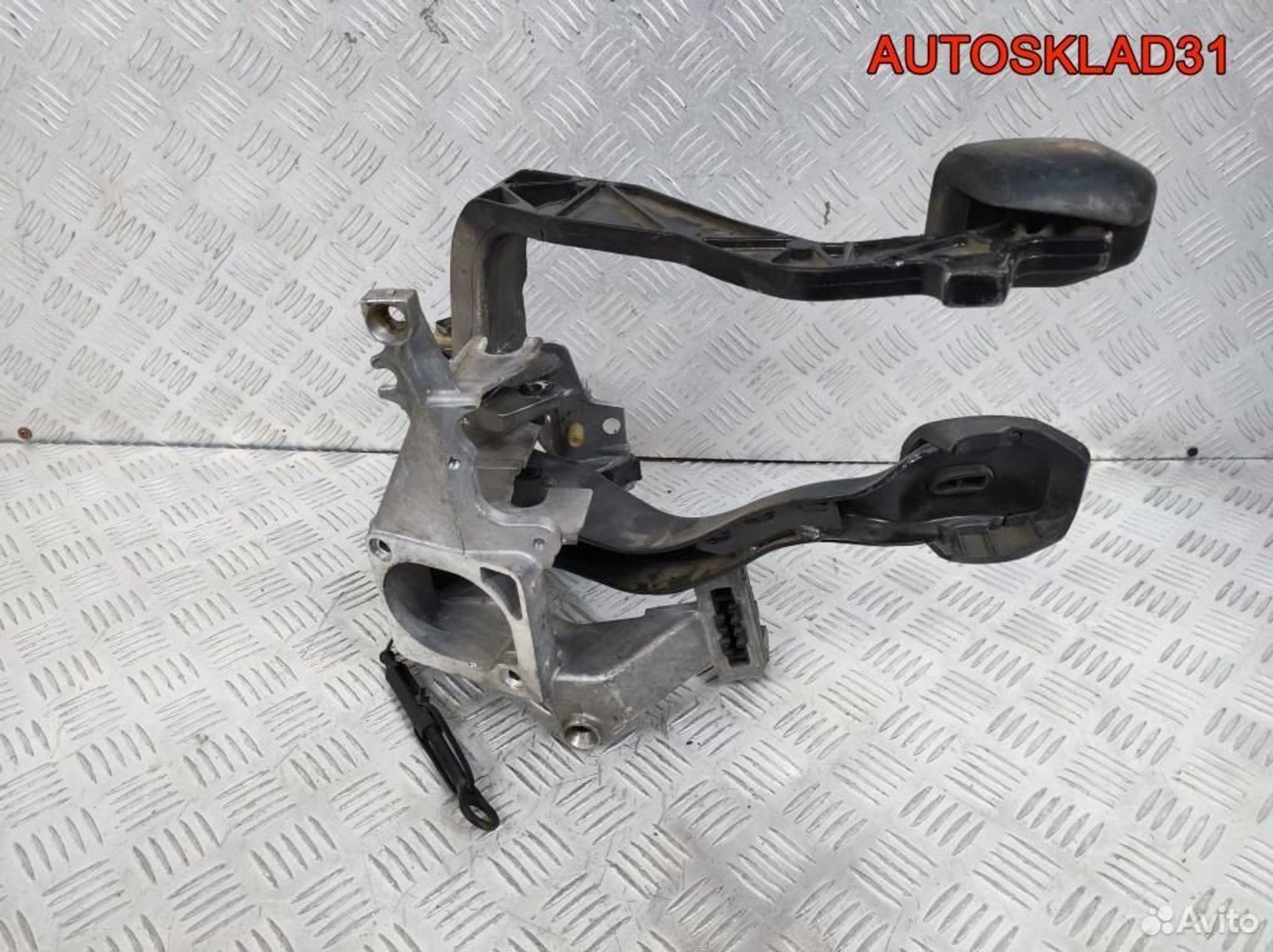 Блок педалей МКПП Audi A4 B5 8D1721316D, 3600 рублей, Дубовое