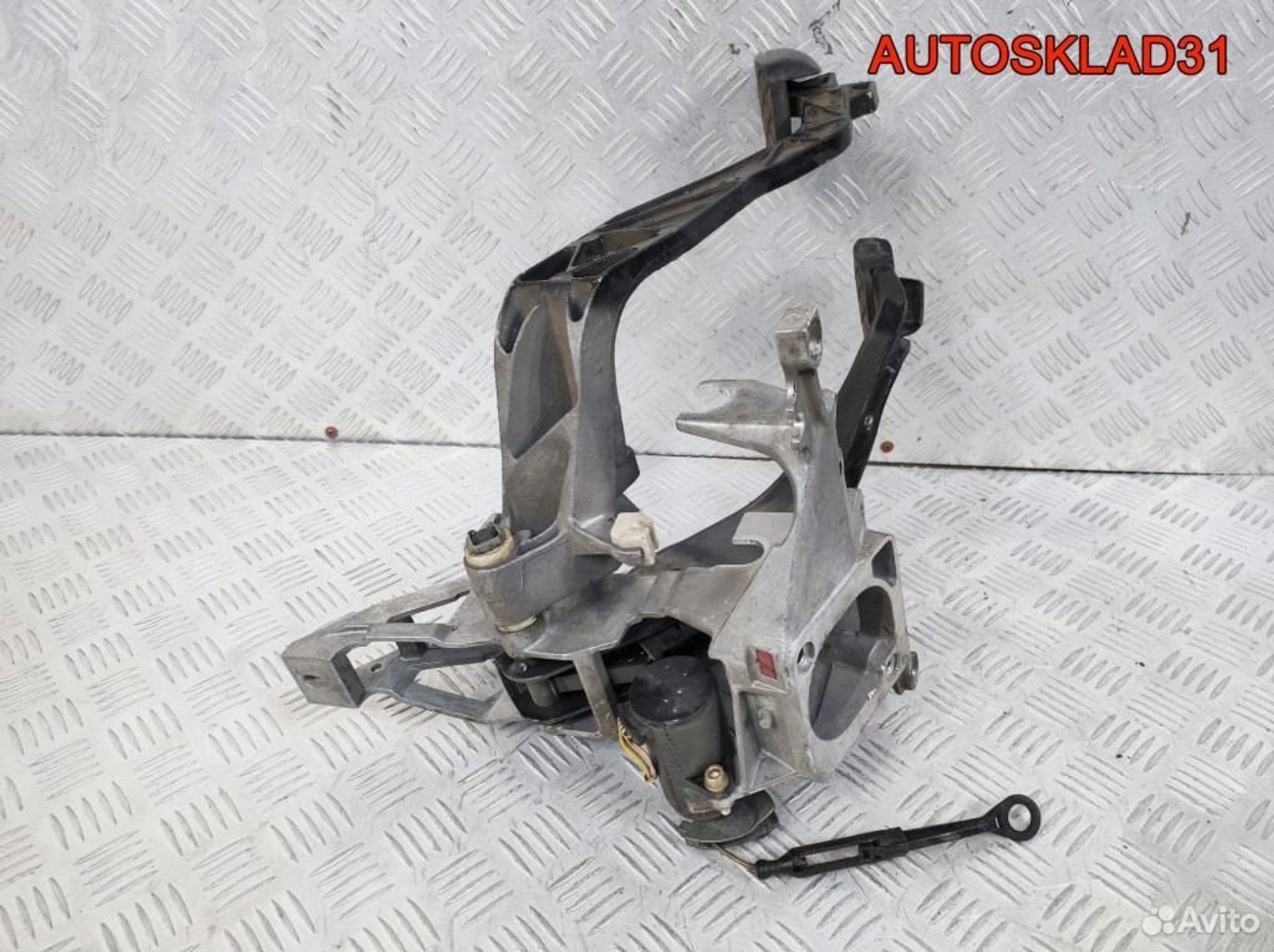 Блок педалей МКПП Audi A4 B5 8D1721316D, 3600 рублей, Дубовое