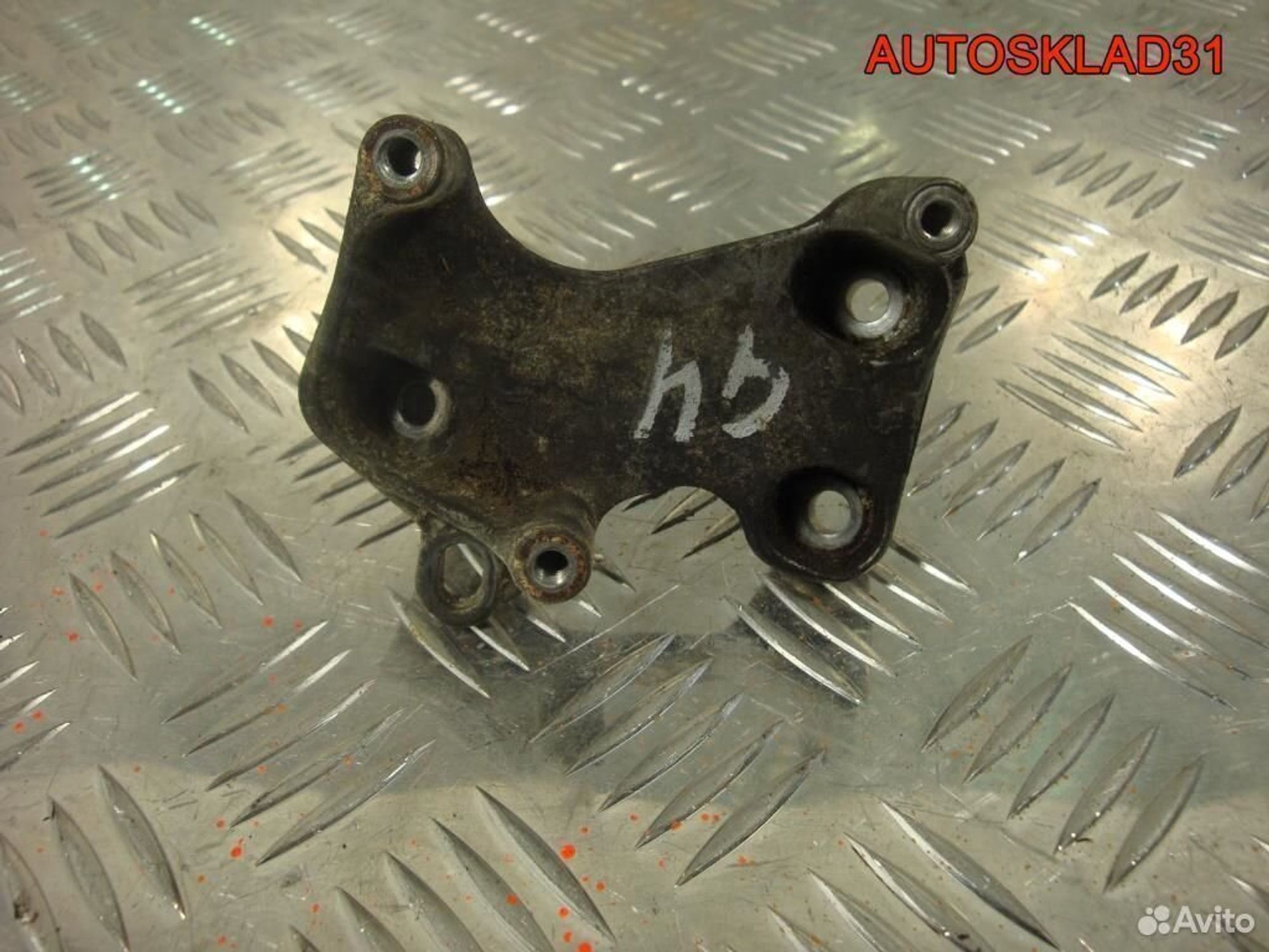 Кронштейн катушки зажигания VW Passat B6 06A903103, 600 рублей, Дубовое