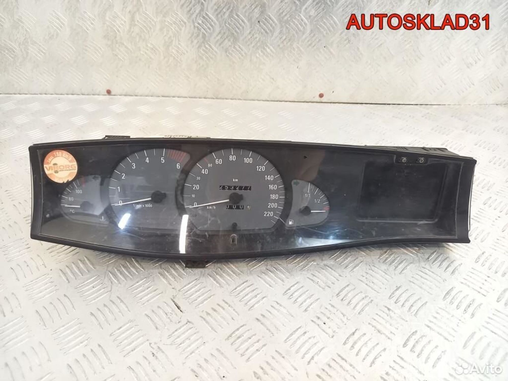 Панель приборов Opel Omega B 09228420AT, 4100 рублей, Дубовое