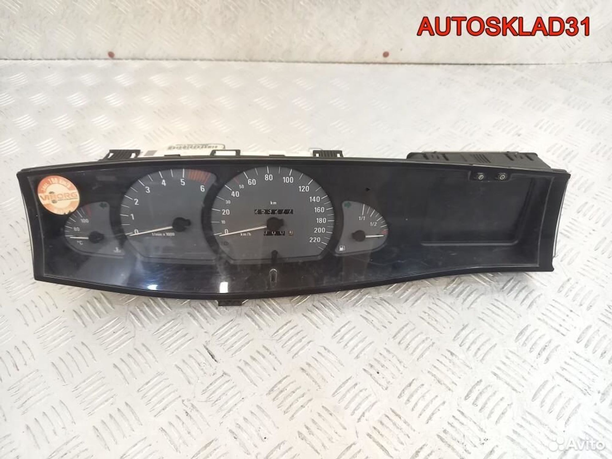 Панель приборов Opel Omega B 09228420AT, 4100 рублей, Дубовое