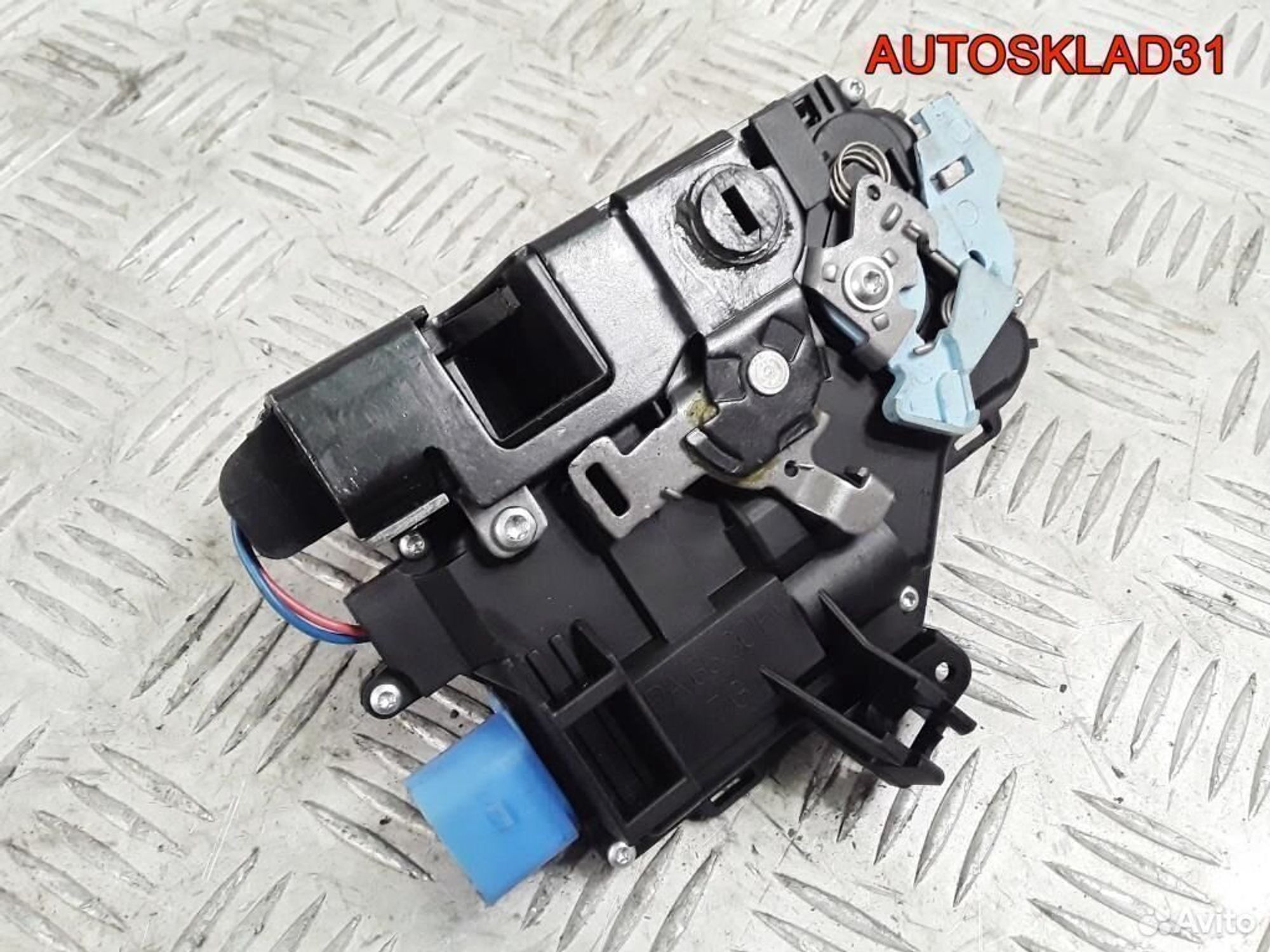 Замок двери задней левой VW Touareg 7L0839015D, 4100 рублей, Дубовое