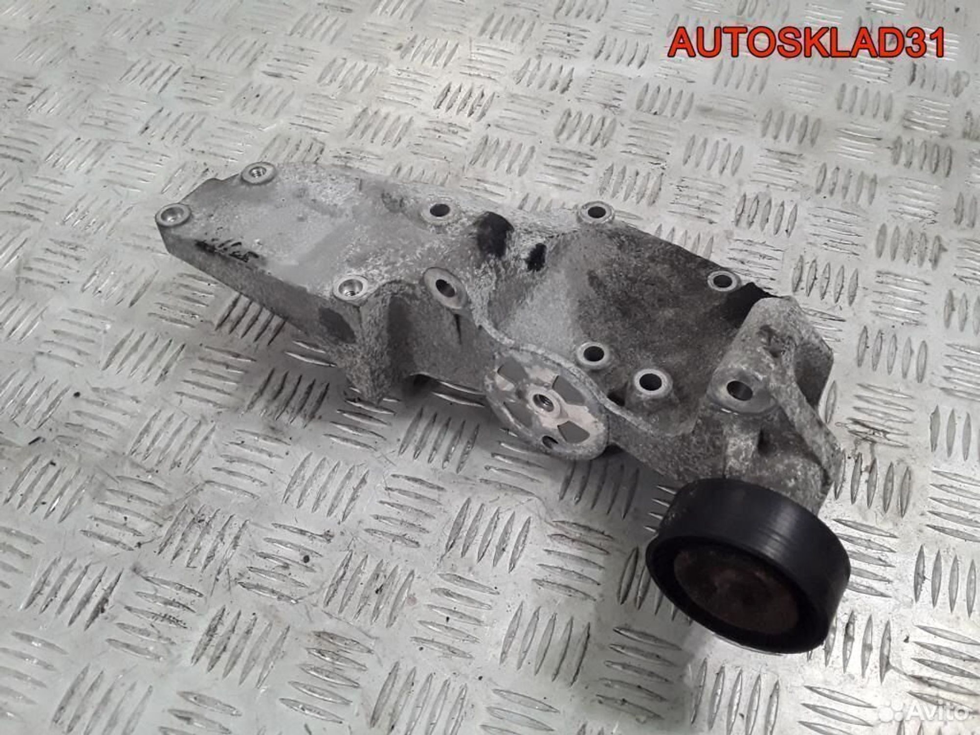 Кронштейн генератора Ford Mondeo 4 7g9q10k018aa, 1200 рублей, Дубовое